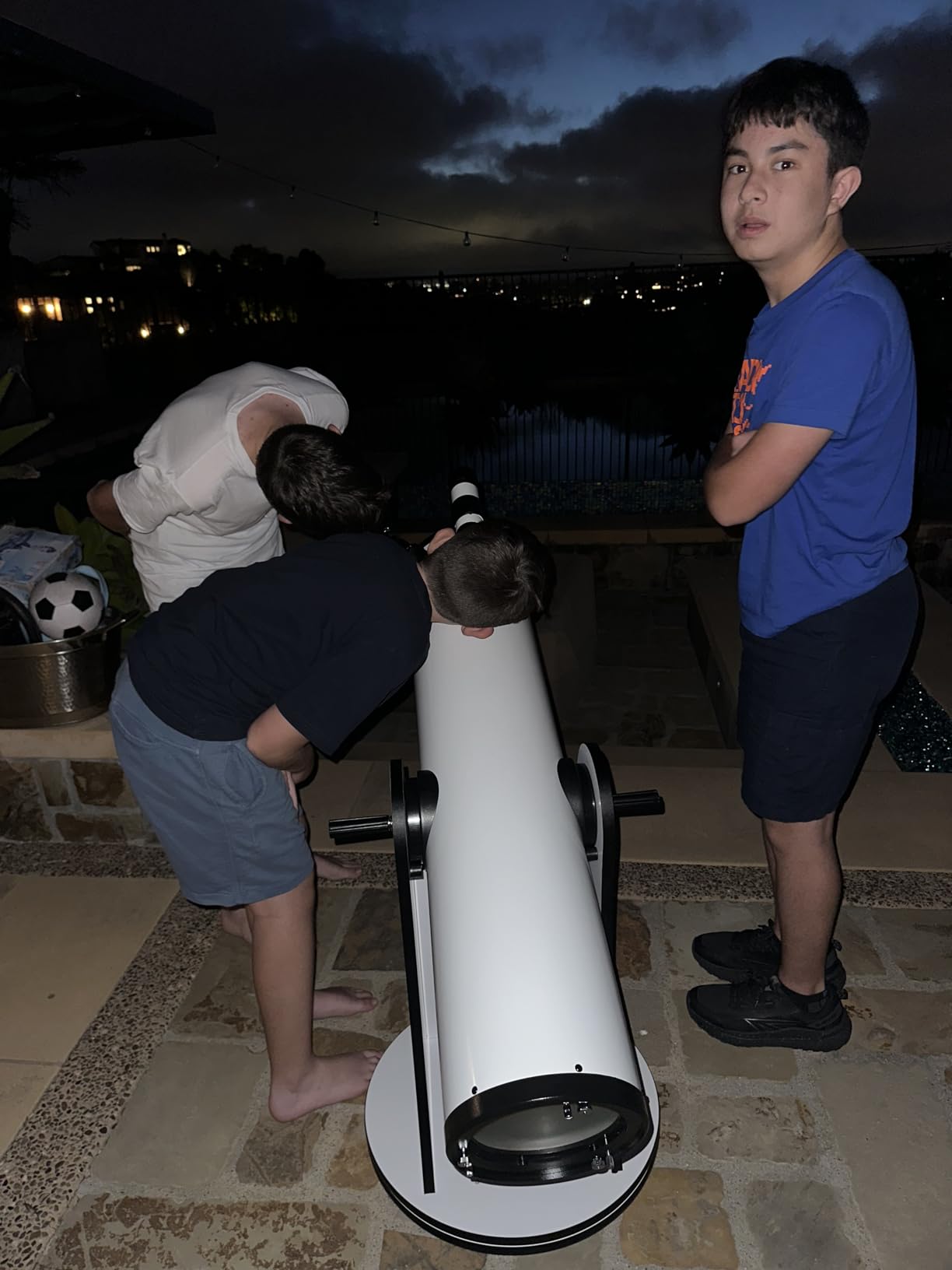 Sky-Watcher Classic 200 Dobsonian 8-inch Telescope - Solid-Tube - Simple, Traditional Design customer photo 1