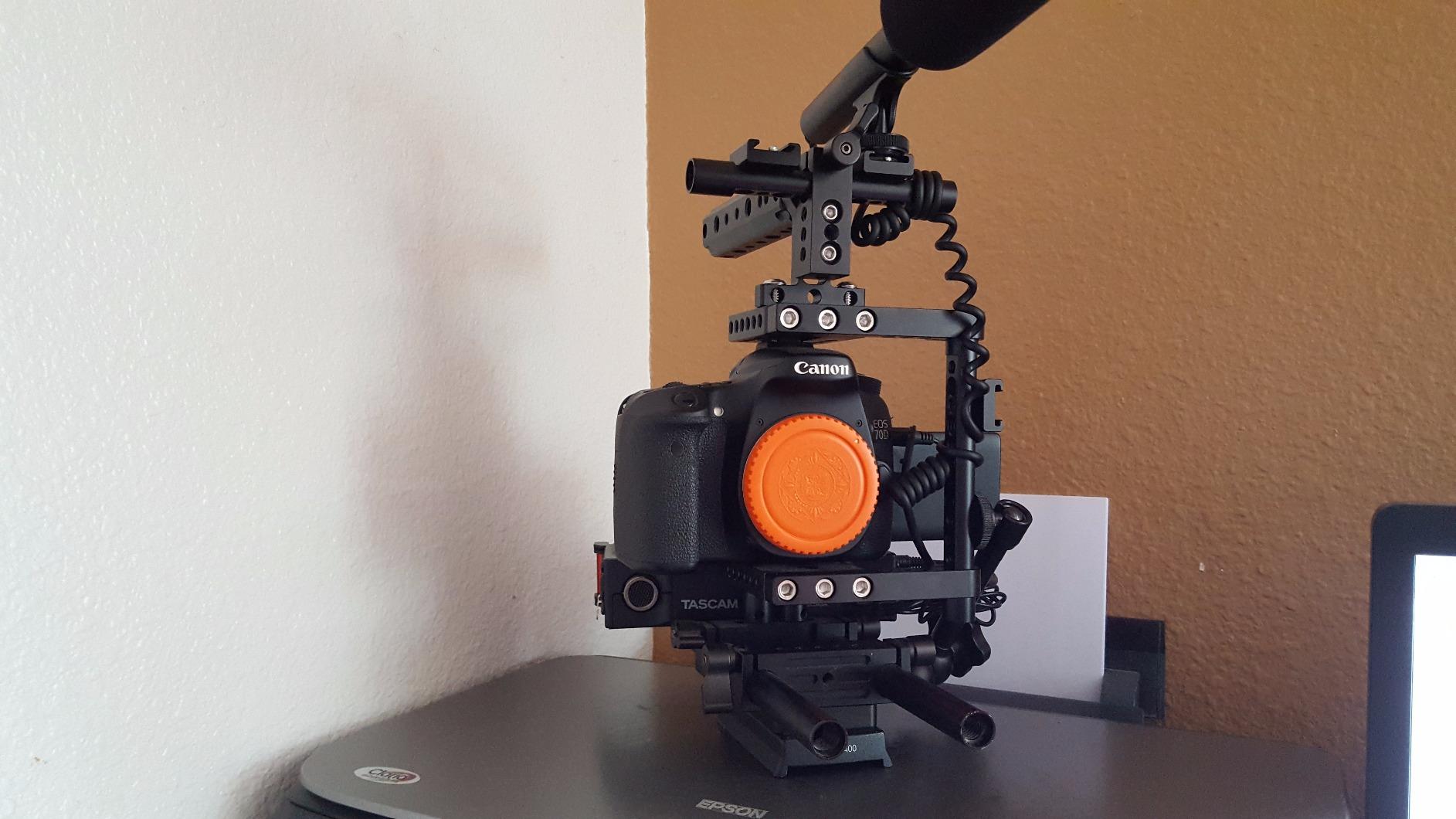 CAMVATE Camera Cage Rig Top Handle Tripod Mount Plate Compatible for Sony Panasonic (Black) - 1136 customer photo 2