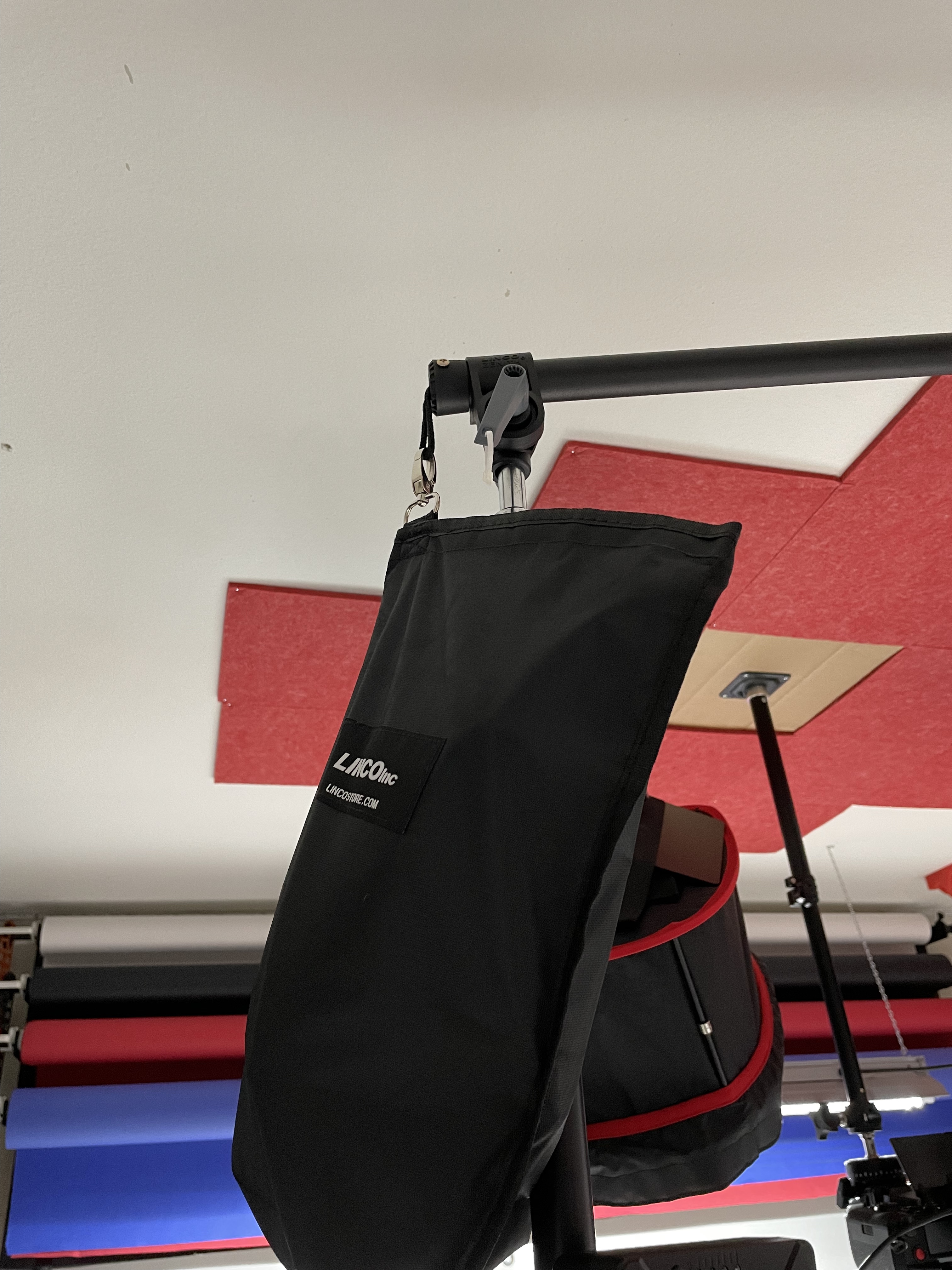 LINCO Lincostore 2.5ft to 5ft Adjustable Overhead Light Boom Arm with Universal Tripod Clamp & Counter-Weight Bag 4255K customer photo 2
