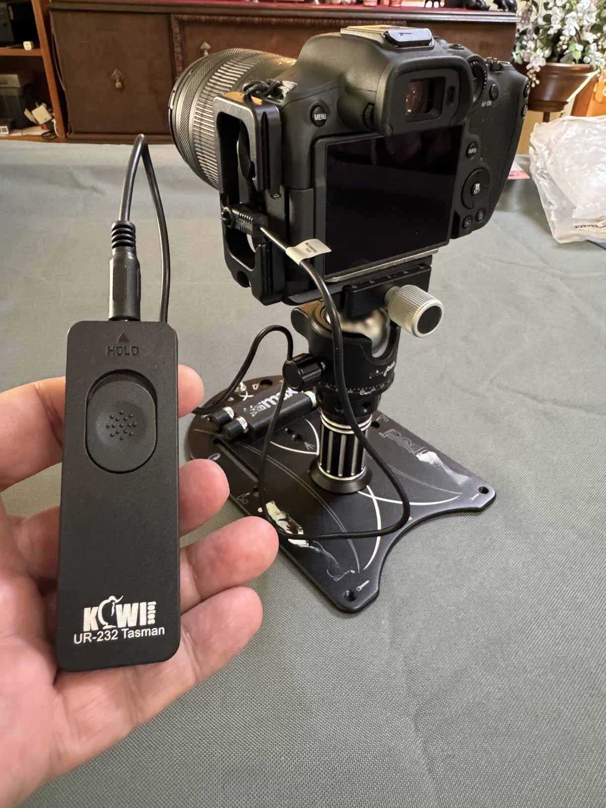 Kiwifotos RS-80N3 Remote Control Shutter Release for Canon R1 R5 R3 5D 6D | for Canon EOS 5D Mark IV III II 6D Mark II 7D 7D Mark II 5DsR 1DX III 1Ds III & More Camera with 3-Pin Connection, Anti-Shake customer photo 2