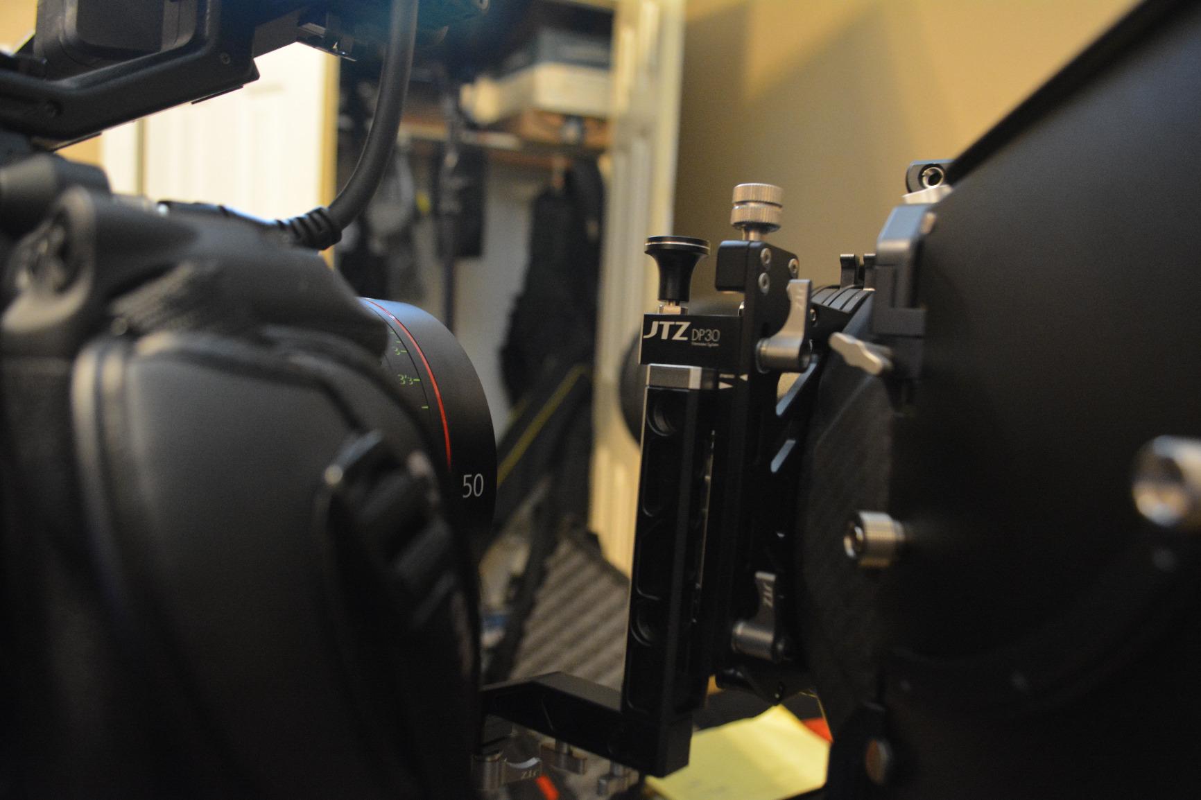 JTZ DP30 Cine Carbon Fiber 4x5.65 Inch Swing-Away Lens Matte Box 15mm/19mm Rod Railblocker for Sony FS5 FS7 ARRI RED Canon C100 C200 C300 Blackmagic BMPCC 4K 6K customer photo 1