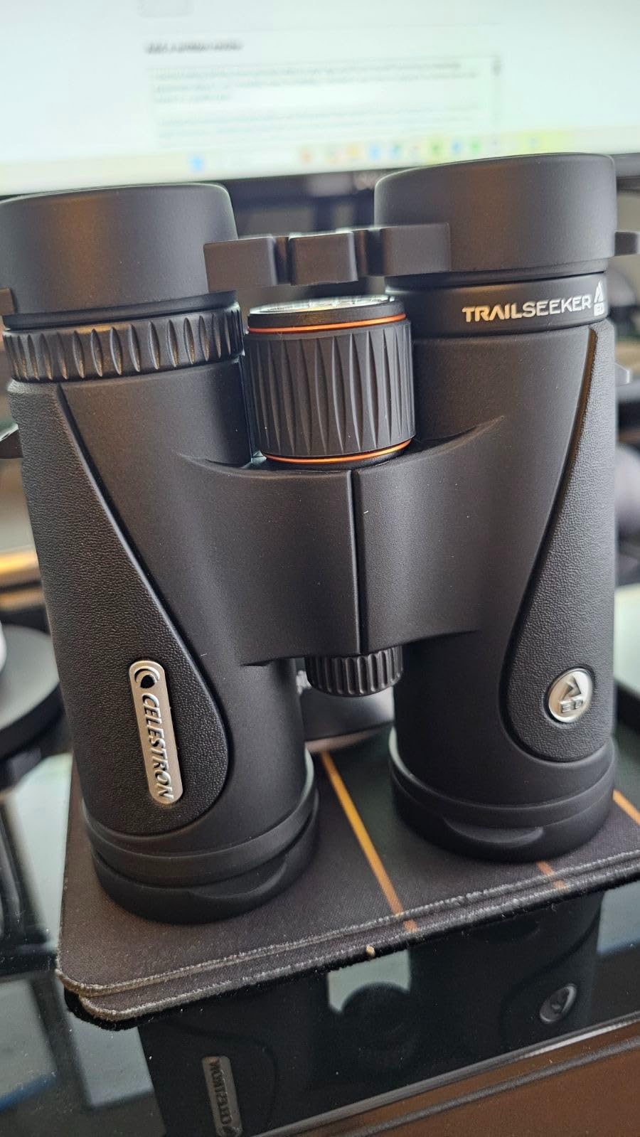 Celestron TrailSeeker ED 8x42 Binoculars for Birding & Nature - ED Glass | ED Glass for Sharp Detail, Phase & Dielectric-Coated BaK-4 Prisms, Fully Broadband Multi-Coated, Magnesium Alloy Body customer photo 1