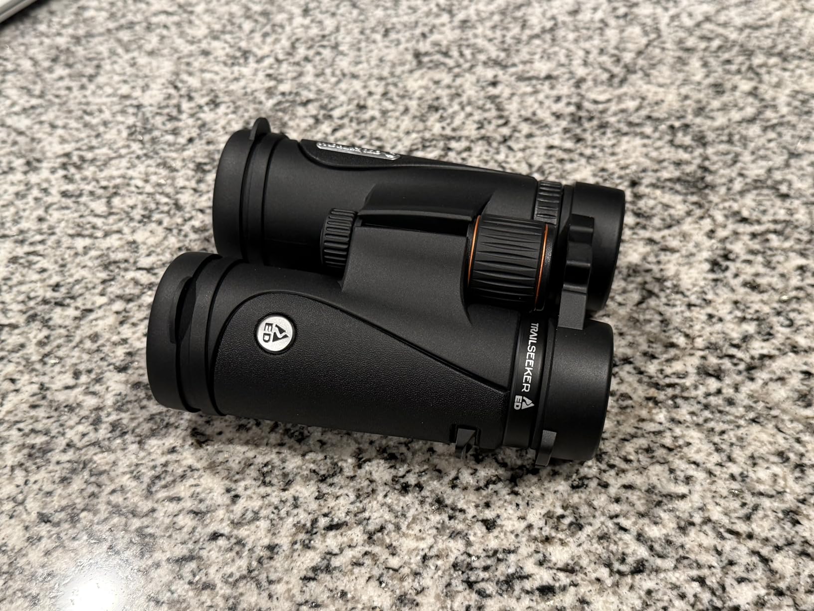 Celestron TrailSeeker ED 8x42 Binoculars for Birding & Nature - ED Glass | ED Glass for Sharp Detail, Phase & Dielectric-Coated BaK-4 Prisms, Fully Broadband Multi-Coated, Magnesium Alloy Body customer photo 2
