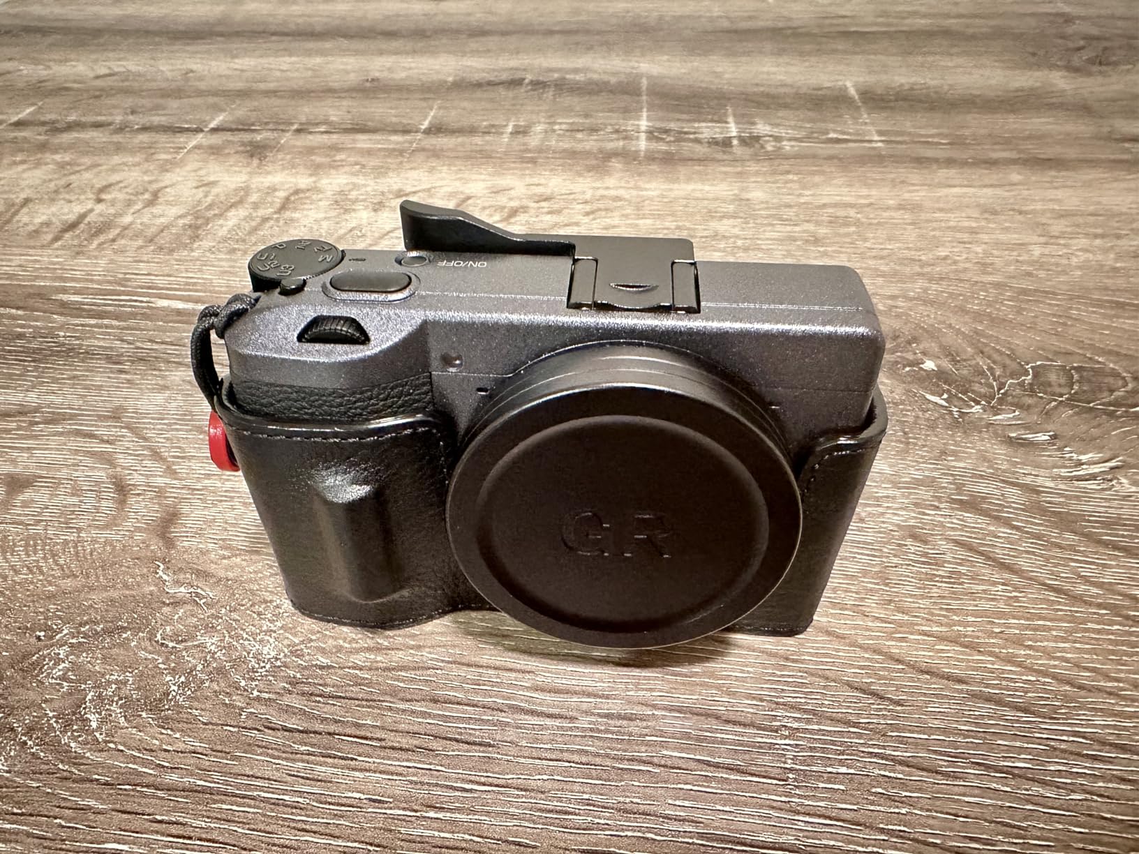 Gariz HG-GRIIIBK Genuine Leather Half Case for Ricoh GR III, Black customer photo 1