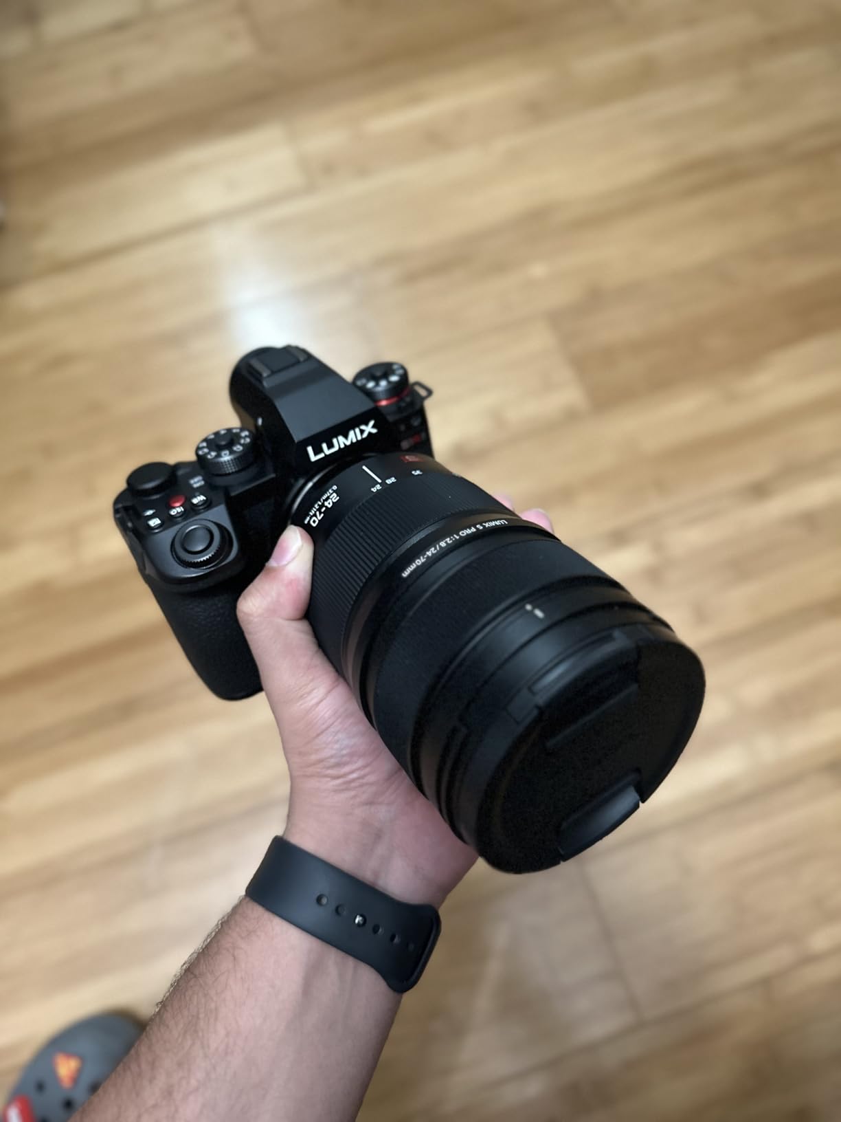 Panasonic LUMIX S PRO 24-70mm F2.8 L-Mount Interchangeable Lens (S-E2470) customer photo 1