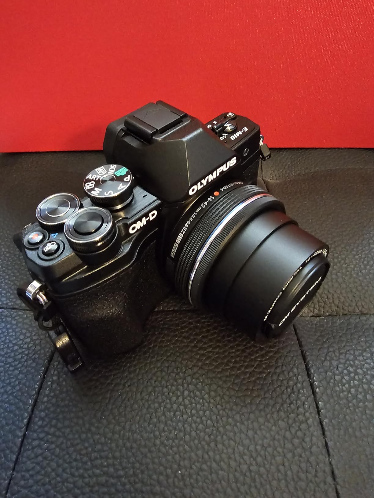 Olympus E-M10 Mark IV Black Micro Four Thirds Camera with 14-42mm EZ Lens customer photo 2