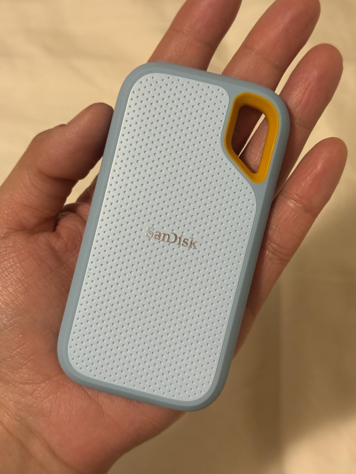 SANDISK 1TB Extreme Portable SSD - Up to 1050MB/s, USB-C, USB 3.2 Gen 2, IP65 Water and Dust Resistance - SDSSDE61-1T00-G25 customer photo 2