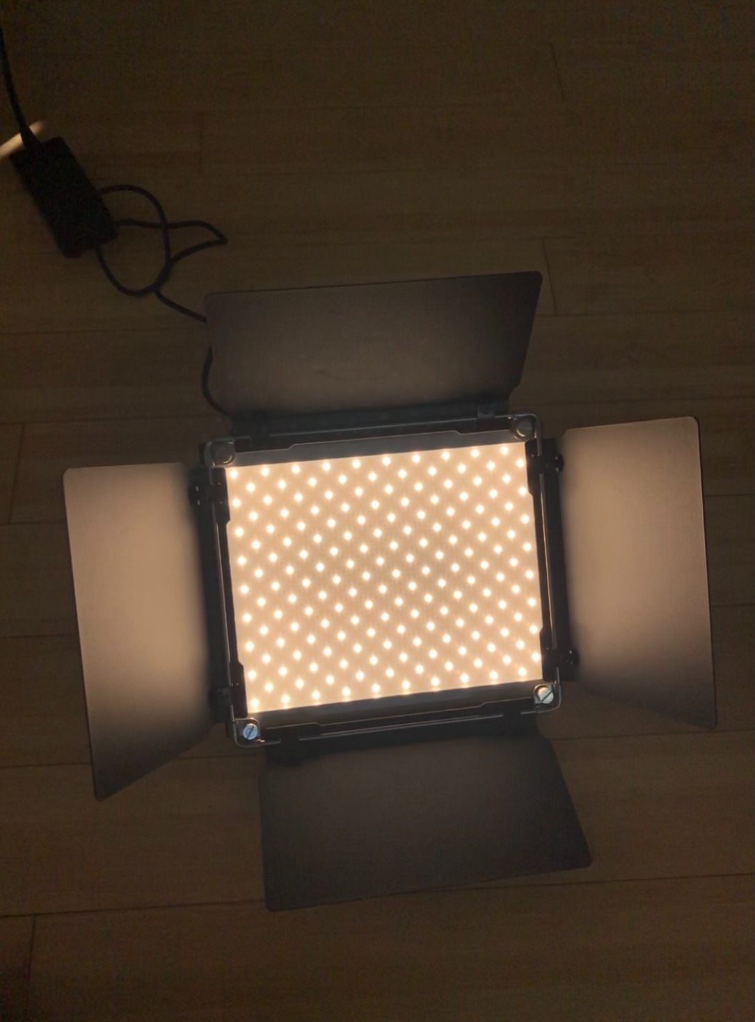 NEEWER 660 PRO RGB LED Video Light with App Control/Barn Door/U Bracket | 360 degrees Full Color, CRI 97+, 50W Panel Studio Light for Gaming Live Streaming YouTube Webex Recording Filming Photography customer photo 2