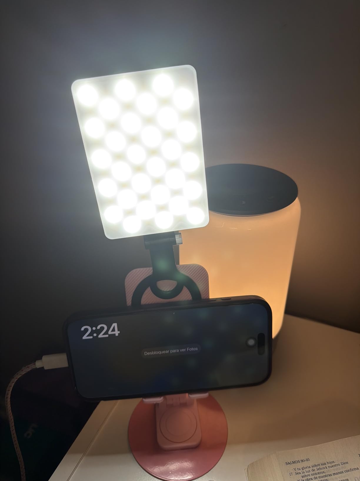 NEEWER Basics NL-60AI Selfie Light for Phone with Front & Back Clip, 60 LED 2000mAh Rechargeable CRI95+, 3 Modes, Portable Clip on Fill Lighting for Tablet Computer Laptop Zoom Call TikTok Video customer photo 1