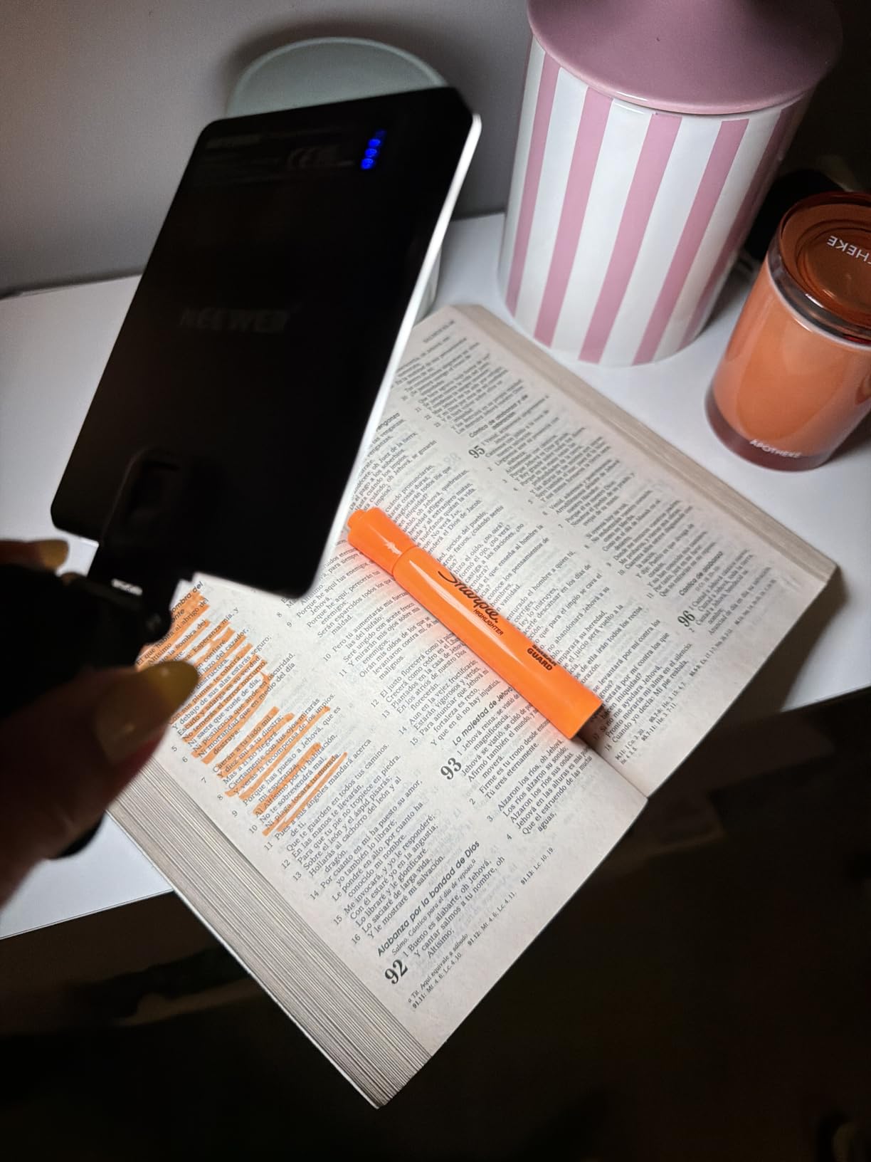 NEEWER Basics NL-60AI Selfie Light for Phone with Front & Back Clip, 60 LED 2000mAh Rechargeable CRI95+, 3 Modes, Portable Clip on Fill Lighting for Tablet Computer Laptop Zoom Call TikTok Video customer photo 2
