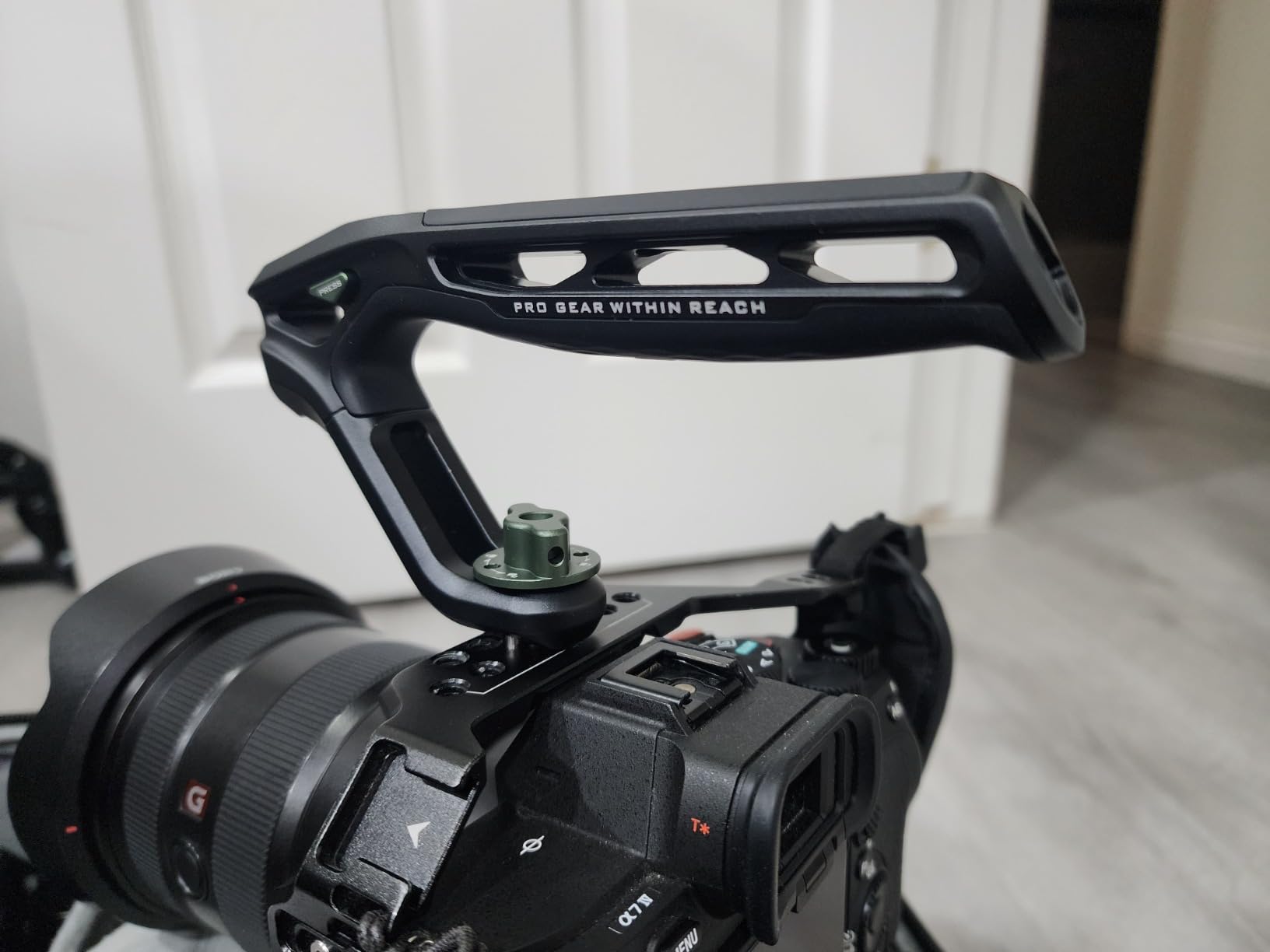 Xeno Top Handle for Filmmakers & Cameras - Black | Aluminum Alloy and Silicone Build | 1/4