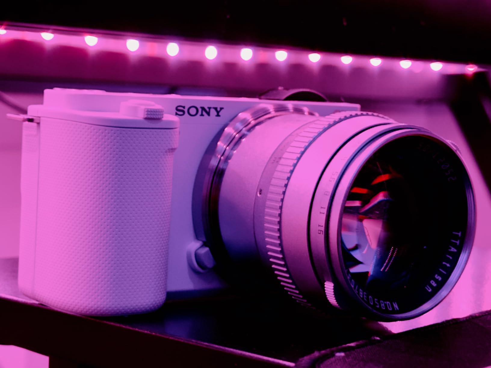 TTArtisan 50mm F1.2 APS-C Large Aperture Manual Focus Lens for Sony E Mount customer photo 2