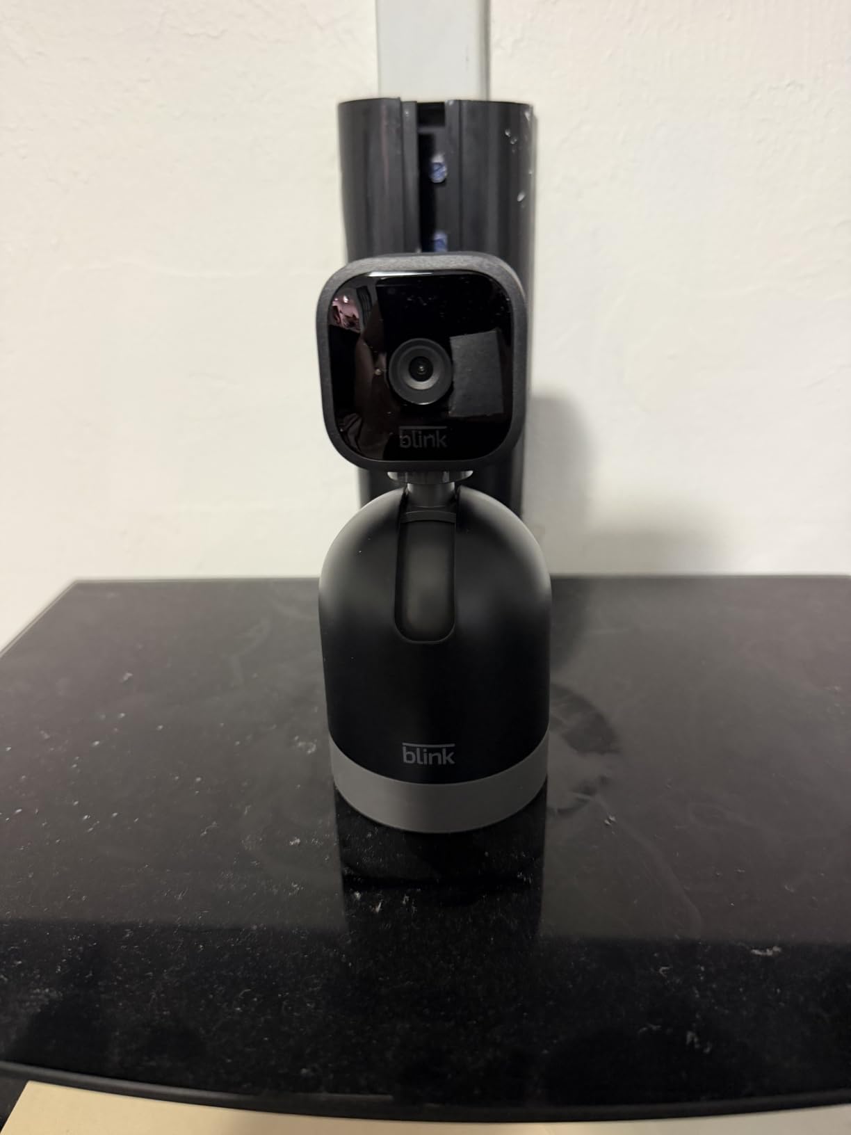 Blink Mini Pan-Tilt Camera (newest model), Rotating indoor plug-in smart security camera, two-way audio, HD video, motion detection, Works with Alexa (White) customer photo 1