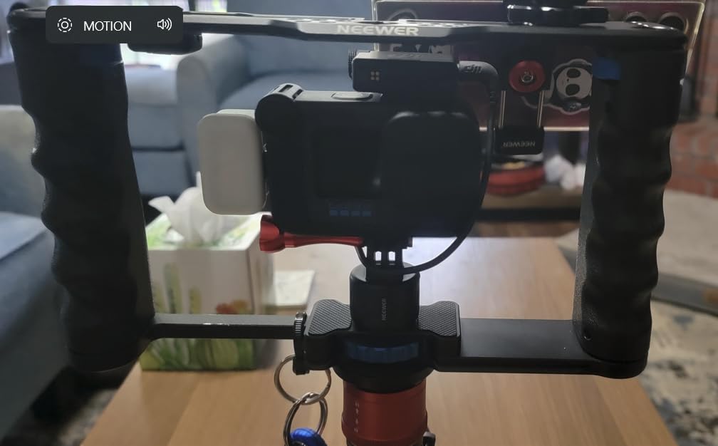 NEEWER Aluminum Alloy Camera Cage, Filmmaking Rig with Top Handle, Dual Grips & Arca Type Base, Compatible with Sony A7S III A7IV A6600 Canon EOS R5C R5 R6, VS107 customer photo 2