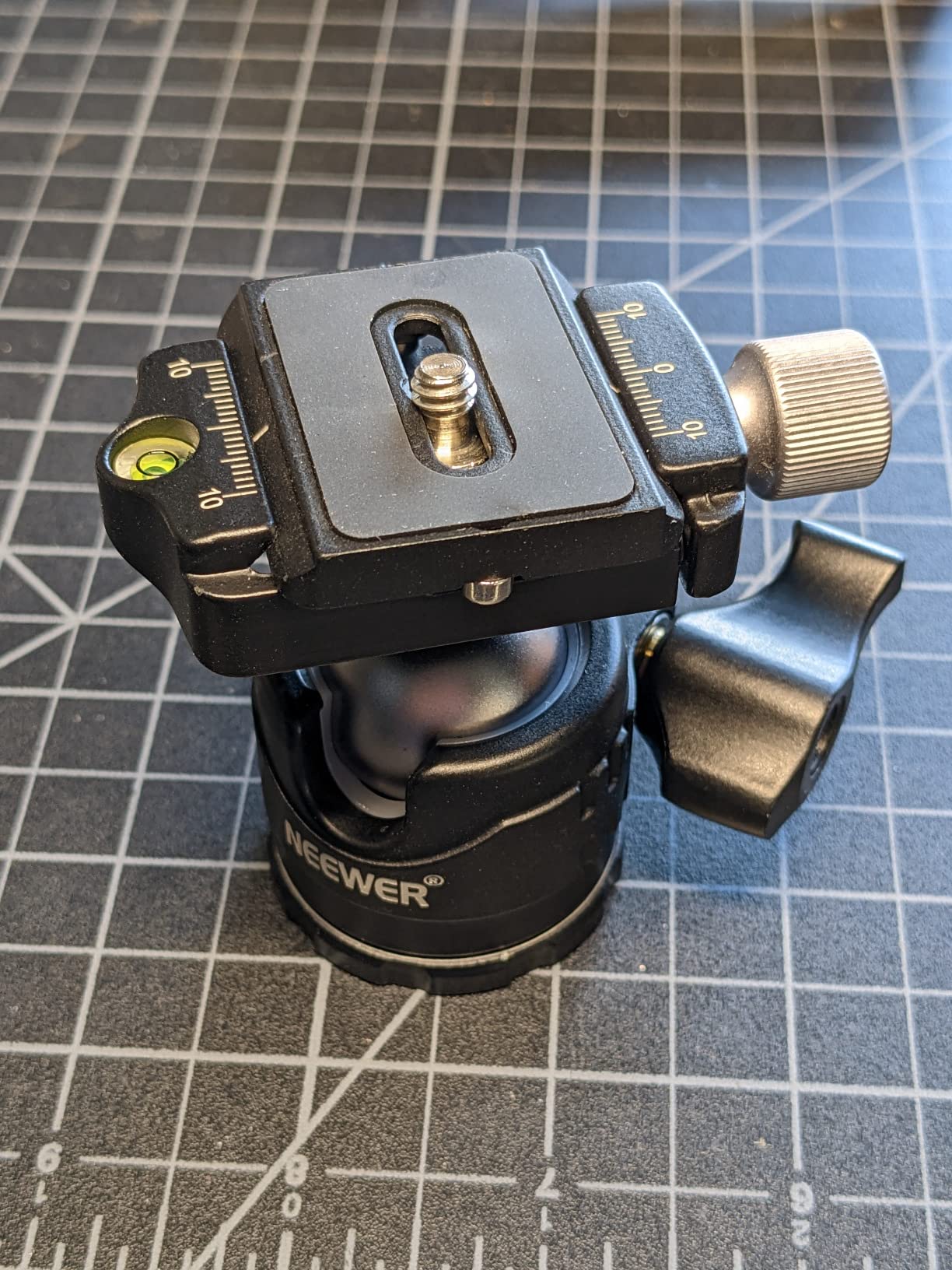 NEEWER Low Profile Camera Tripod Ball Head, 36mm Metal Panorama, GM36 customer photo 1