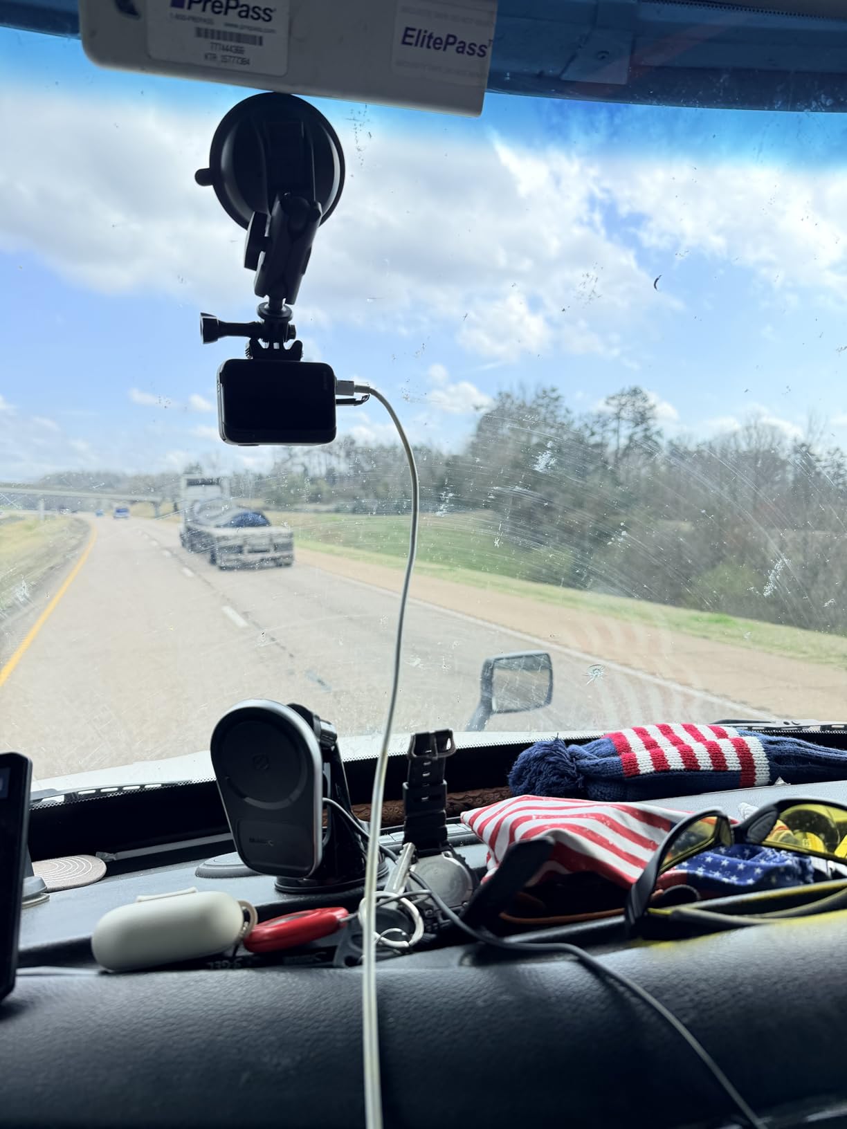 TELESIN Suction Cup Car Mount with Phone Holder, Windshield Window Dashboard Boats Vehicle Attach for DJI Osmo Pocket 4/3 Action 6/5/4 GoPro Mission 1 PRO Hero 13 Insta360 Luna Ultra Xtra Camera Mount customer photo 1