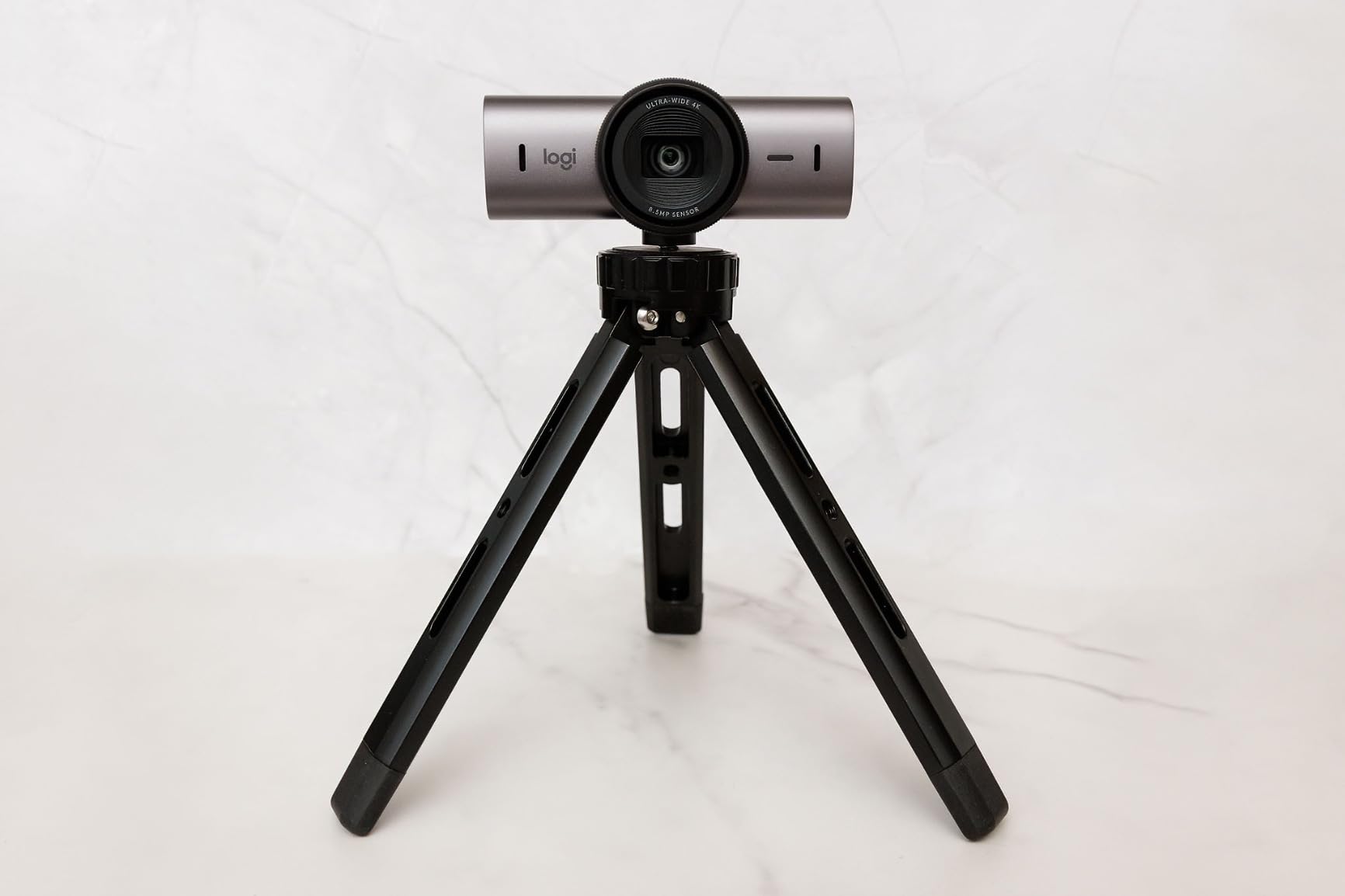 Logitech MX Brio Ultra HD 4K Webcam Collaboration and Streaming - Graphite | Ideal for collaboration and streaming, Show Mode, works with Microsoft Teams, Zoom, Google Meet, Nintendo Switch 2 customer photo 2