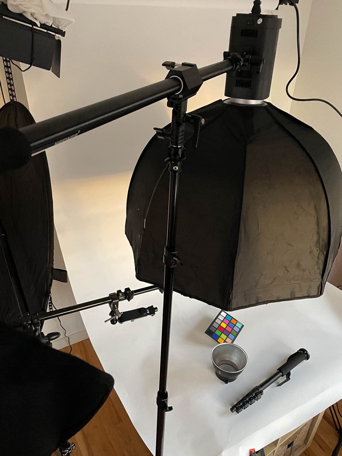NEEWER Air Cushioned Aluminum Light Stand, 9.8ft/3m Adjustable Photography Stand with Boom Arm, Counterweight, Sandbag, 1/4