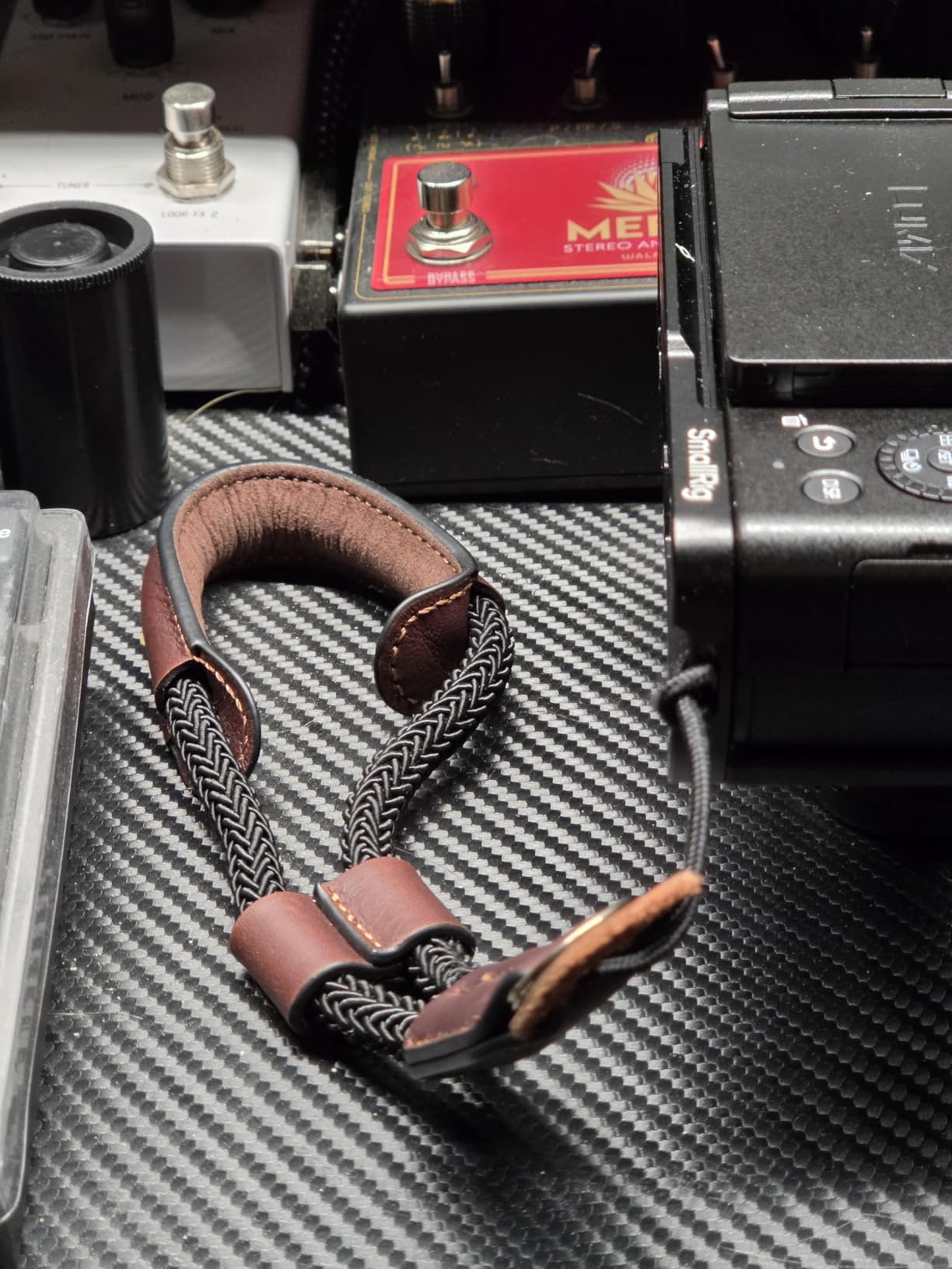 SMALLRIG Camera Wrist Strap, Vintage Leather Camera Hand Strap for DSLR SLR Mirrorless, Adjustable Safety for Fujifilm X-T5 X-T4 X-T3 X-T30 X-E4 X100V and Other Compact Cameras, Brown - 3926 customer photo 1
