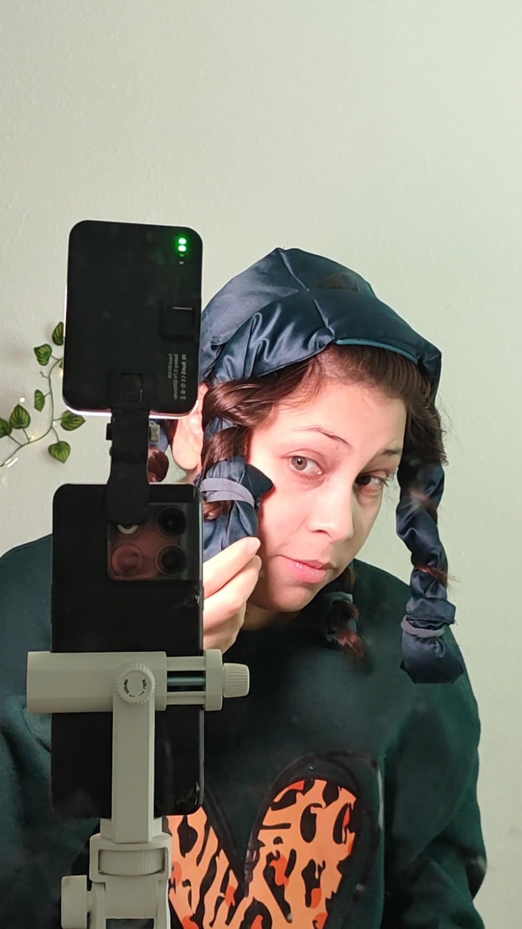 60 LED Portable Selfie Light Video Conference Lighting with Clip & Camera Tripod Adapter Rechargeable 2200mAh CRI 97+, 9 Light Modes for Phone iPhone Webcam Laptop Photo Makeup customer photo 1