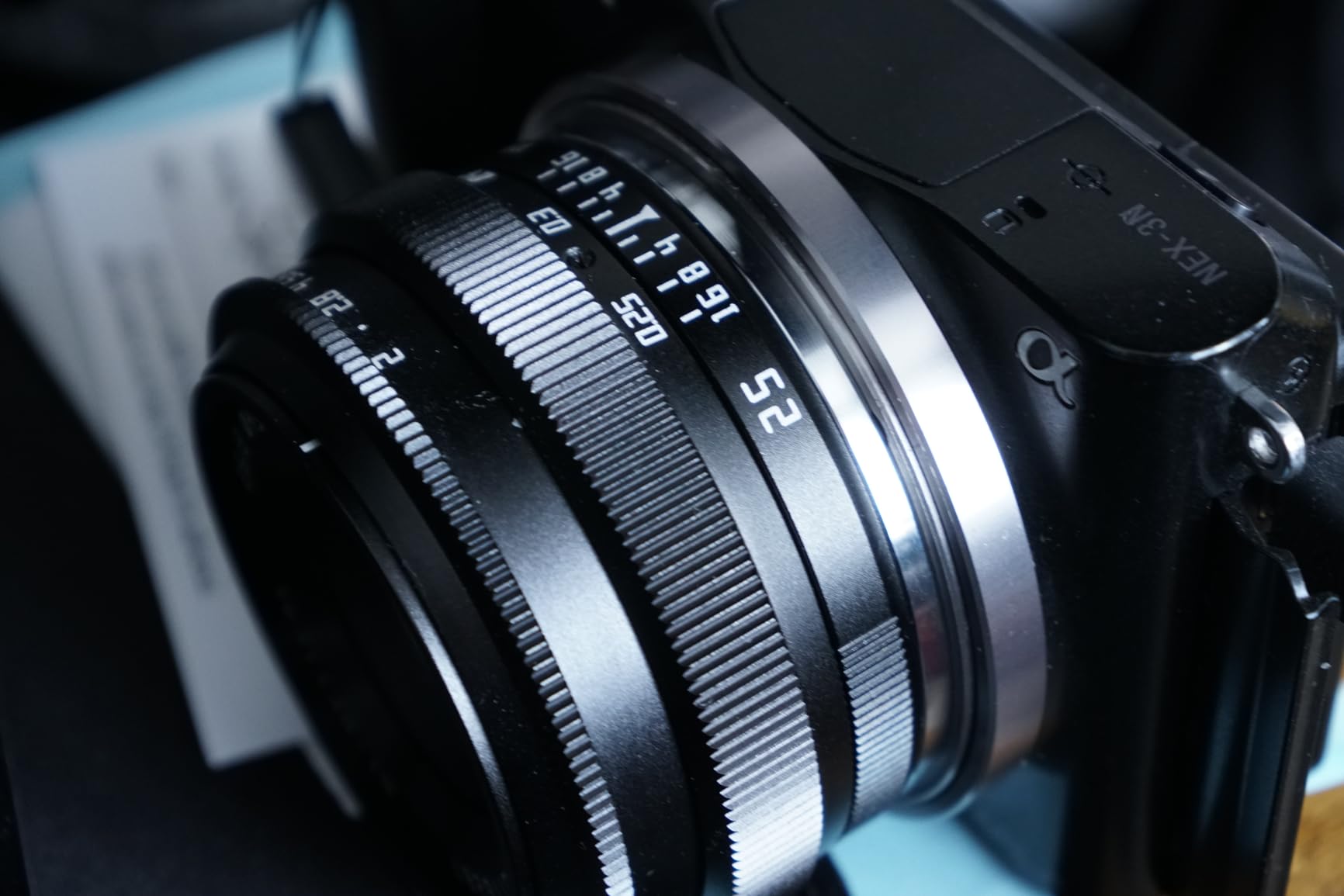 NEEWER 40.5mm HD Wide Angle Lens Compatible with Sony ZV-1F ZV-E10 A5000 | For A6000, 2 in 1, 18mm Wide Angle & 10x Macro Additional Lens, with Extension Tube, Bayonet Mount Lens Adapter, LS-30 Black customer photo 1