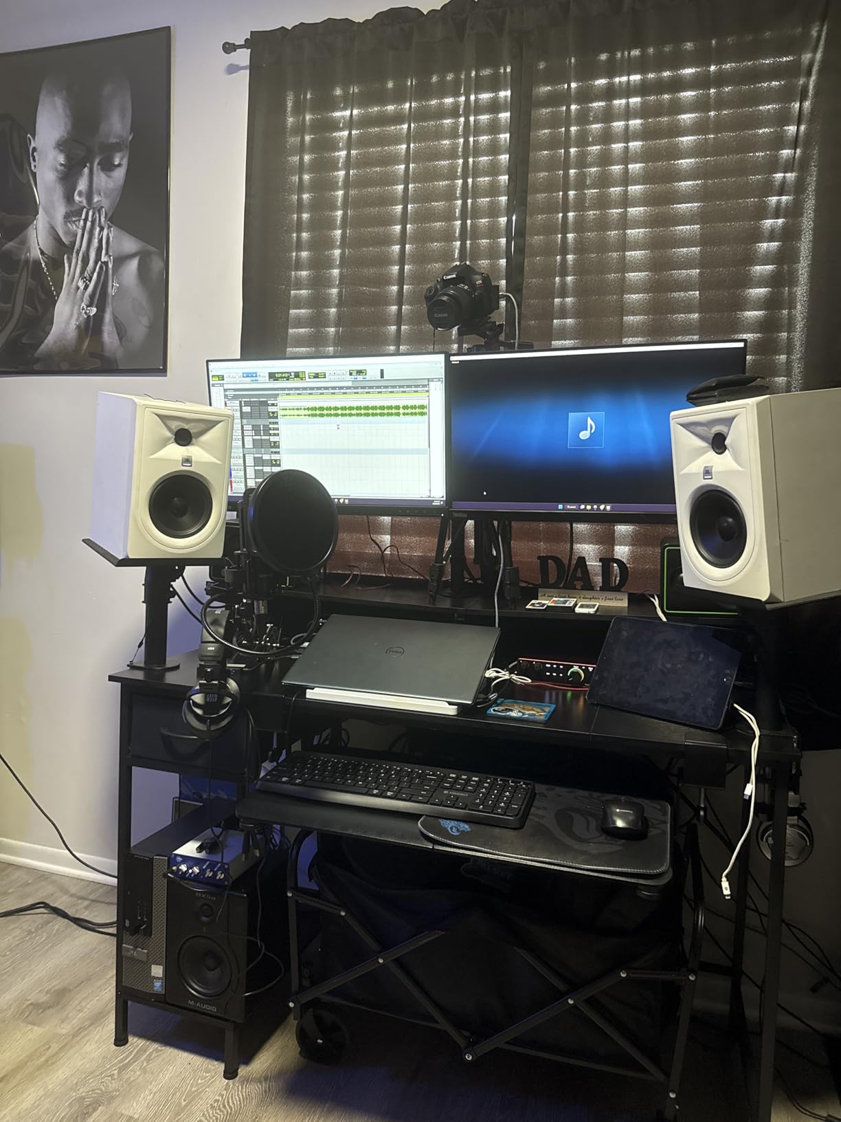 Focusrite Scarlett 2i2 4th Gen USB Audio Interface for Recording, Songwriting, Streaming and Podcasting | 2 Mic Preamps, 2 Hi-Z Instrument Inputs, 24-Bit/192kHz, 120dB Dynamic Range, Auto Gain, Clip Safe, Air Modes customer photo 1
