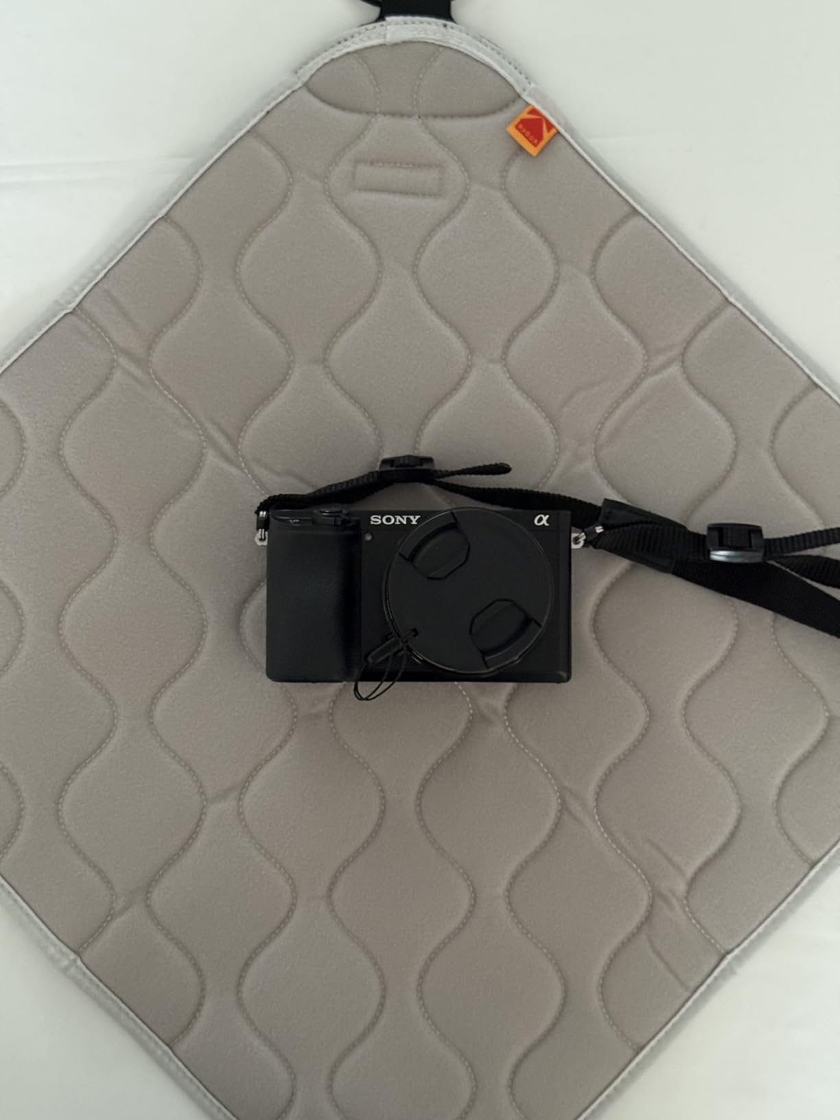 KODAK Camera Wrap Size L 38.5x38.5cm - Water-Resistant, Anti-Scratching and Dust-Free Protective Cloth for SLR Camera, Tele Lens (Khaki) customer photo 2