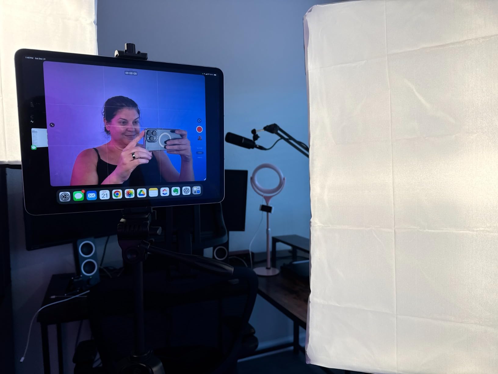 NEEWER 2 Pack 520W Equivalent RGB Softbox Lighting Kit App Control, NK800 customer photo 2