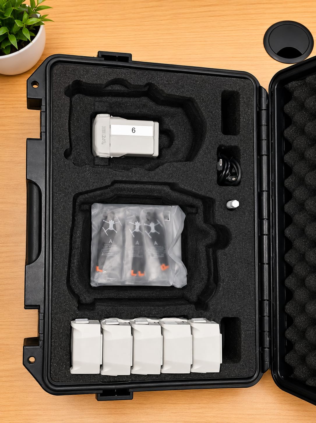 Lykus Titan MM410 Waterproof Hard Case for DJI Mini 4 Pro/Mini 3/Pro and RC2/RC/RC-N2/N1 customer photo 1