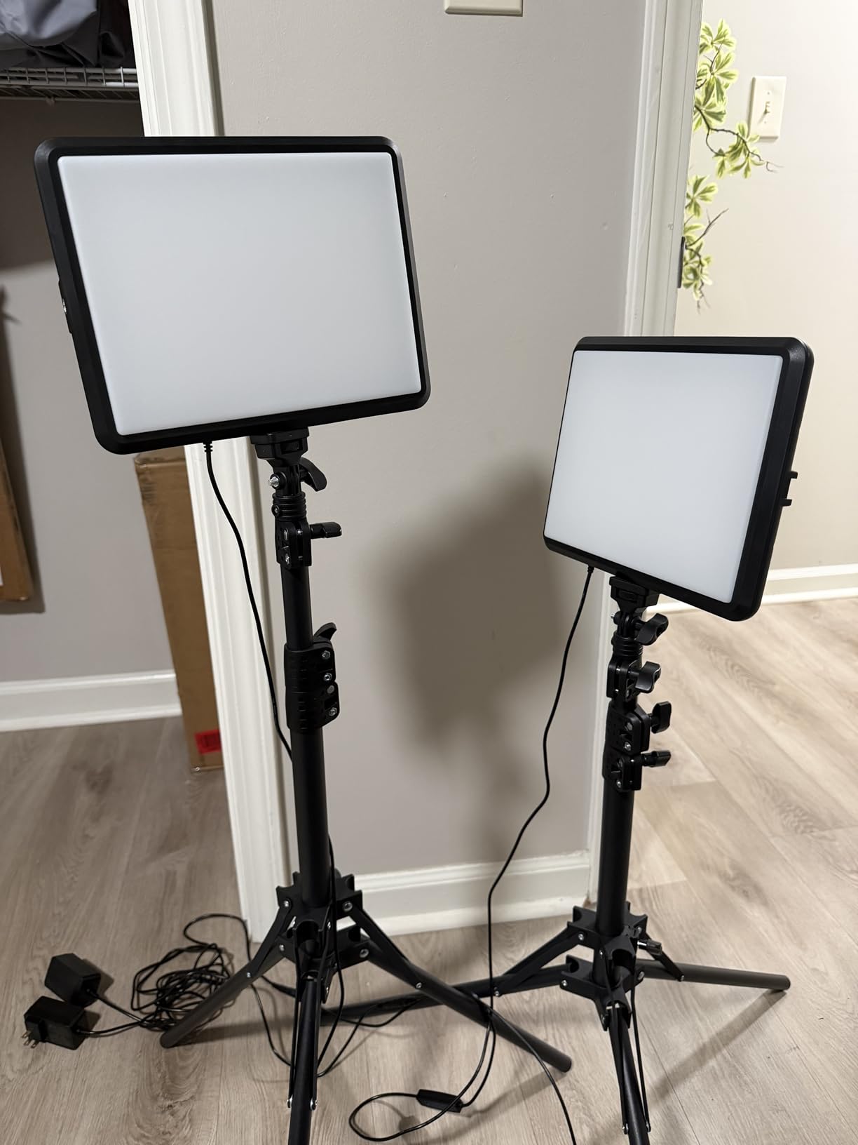 2-Pack Photography Lighting Kit, NiceVeedi 25W LED Video Light Kit, 2900-7000K Dimmable Studio Light with Tripod Stand customer photo 1