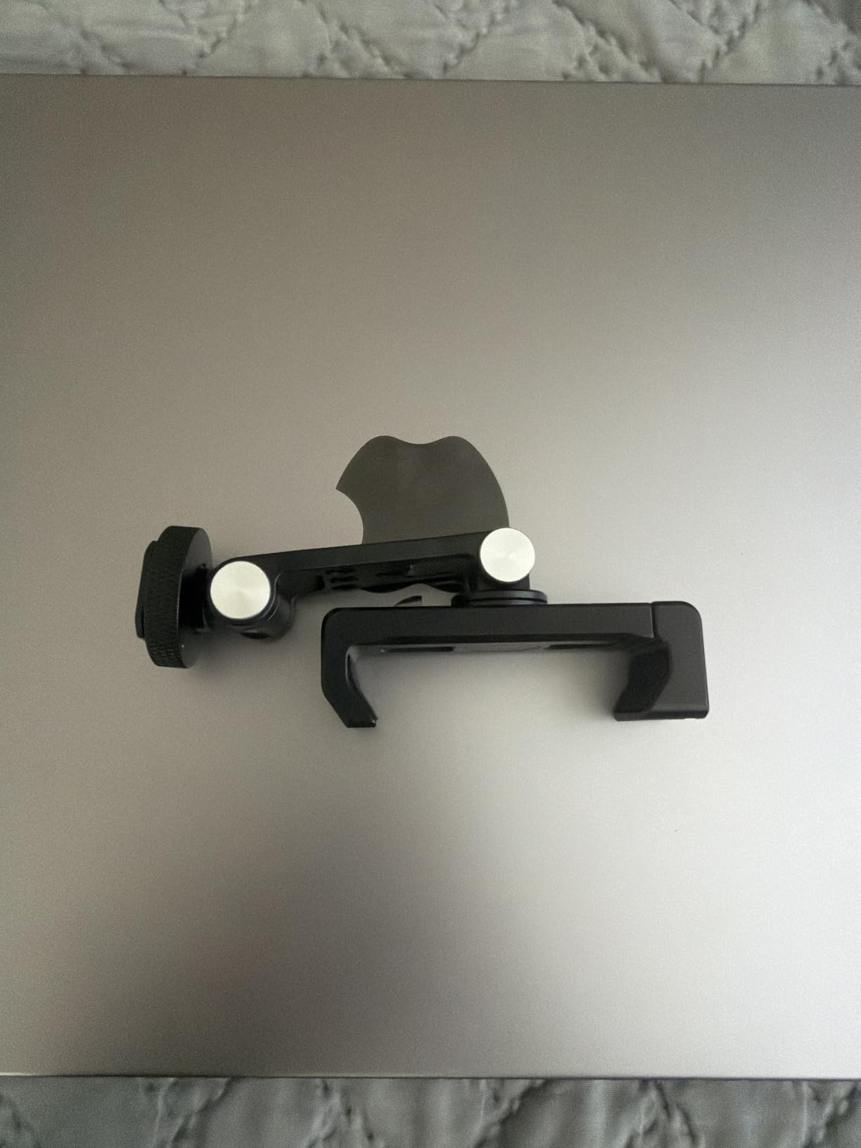 SMALLRIG Universal Metal Phone Support with Cold Shoe Mount, Smartphone Holder Adapter Support Free Adjustment Joints, Phone Tripod Mount for iPhone 17 16 15 14, for Samsung Galaxy etc. - 4382 customer photo 1