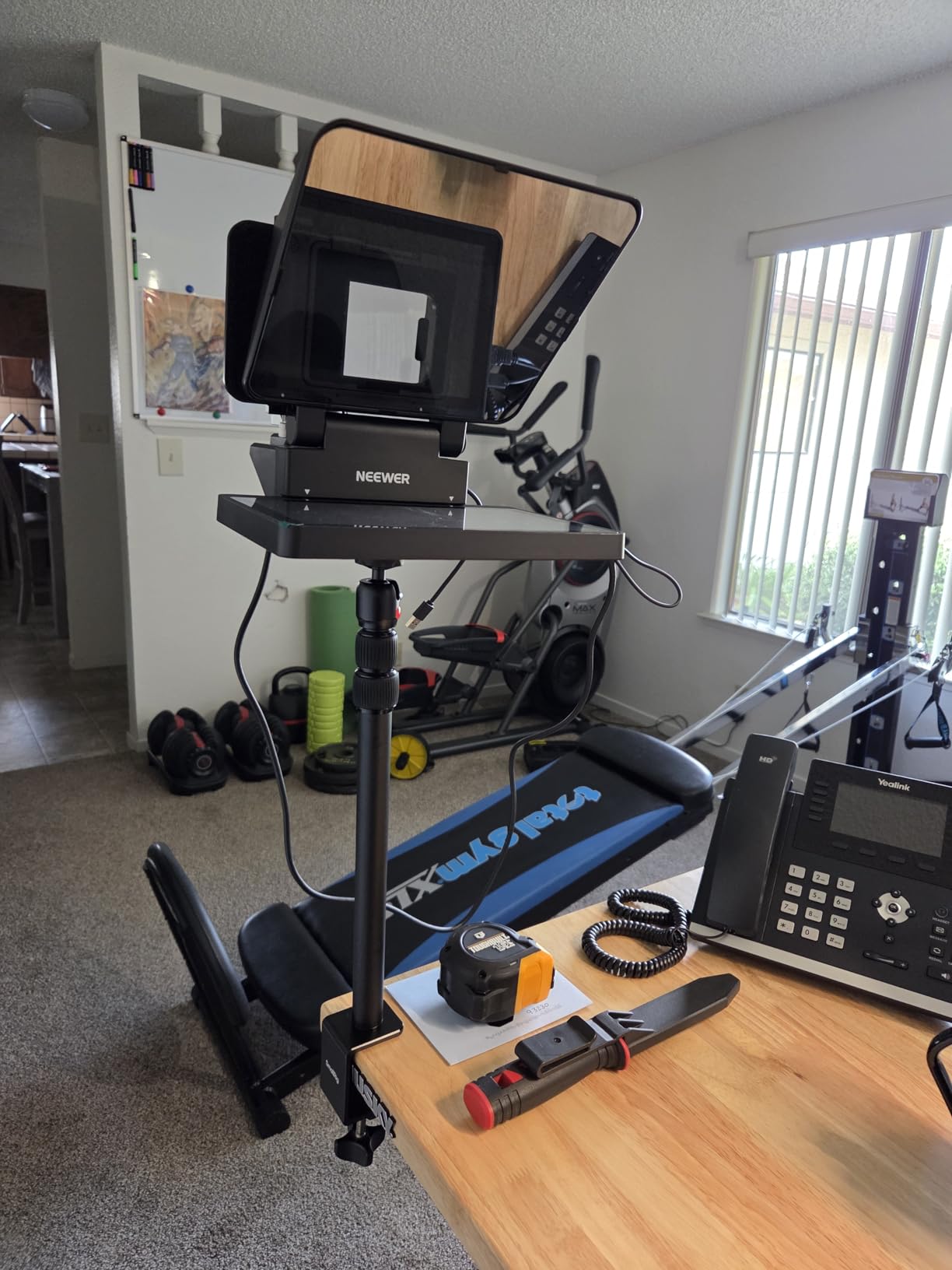 Neewer Teleprompter X14 III with RT113 Remote/App Control, 45deg Tilt 14