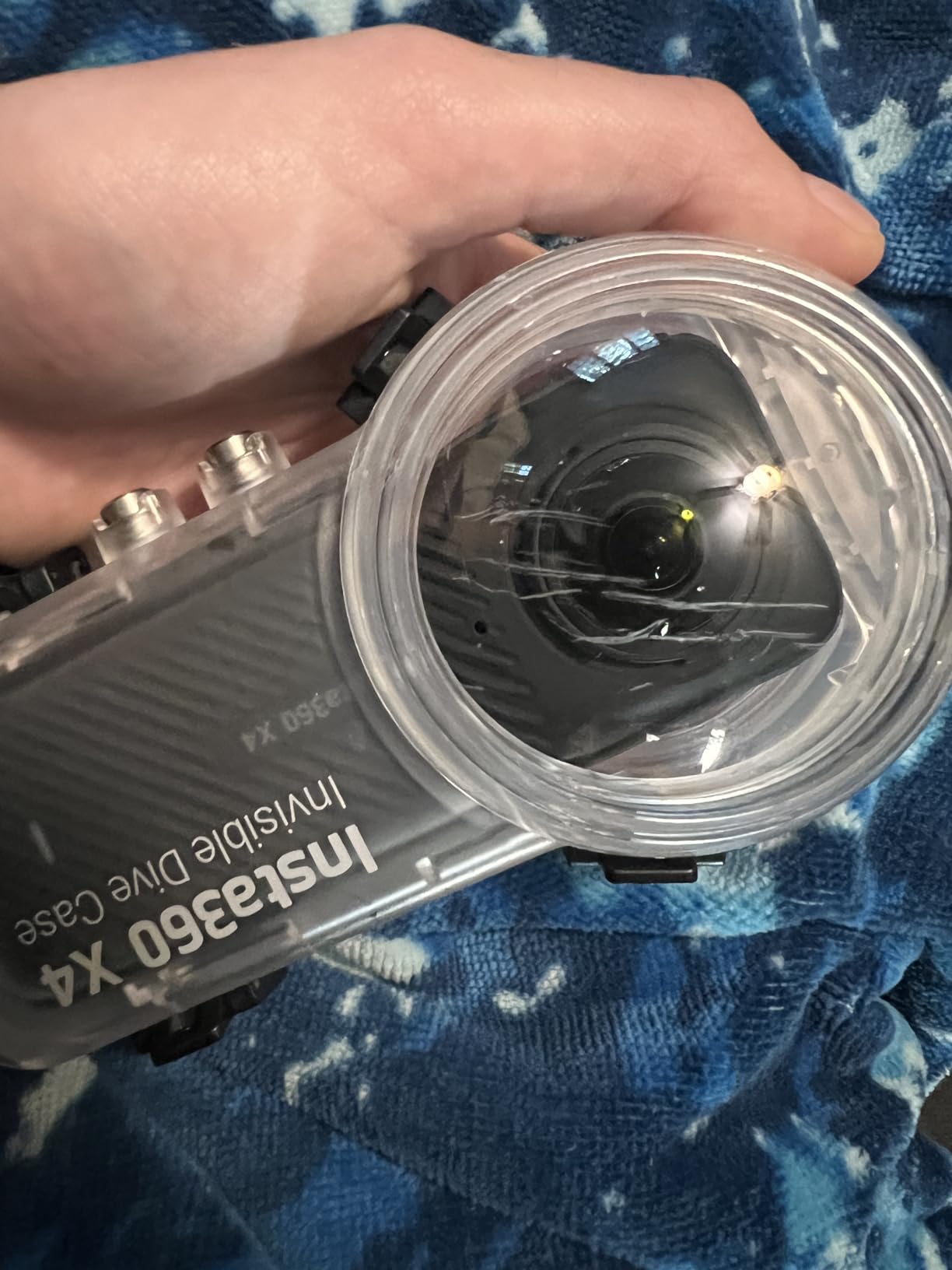 Insta360 X4 Invisible Dive Bundle - 8K Waterproof 360 Action Camera, 4K Wide-Angle Video, Invisible Selfie Stick, Removable Lens Guards, 135 Min Battery Life, AI Editing, Stabilization customer photo 2