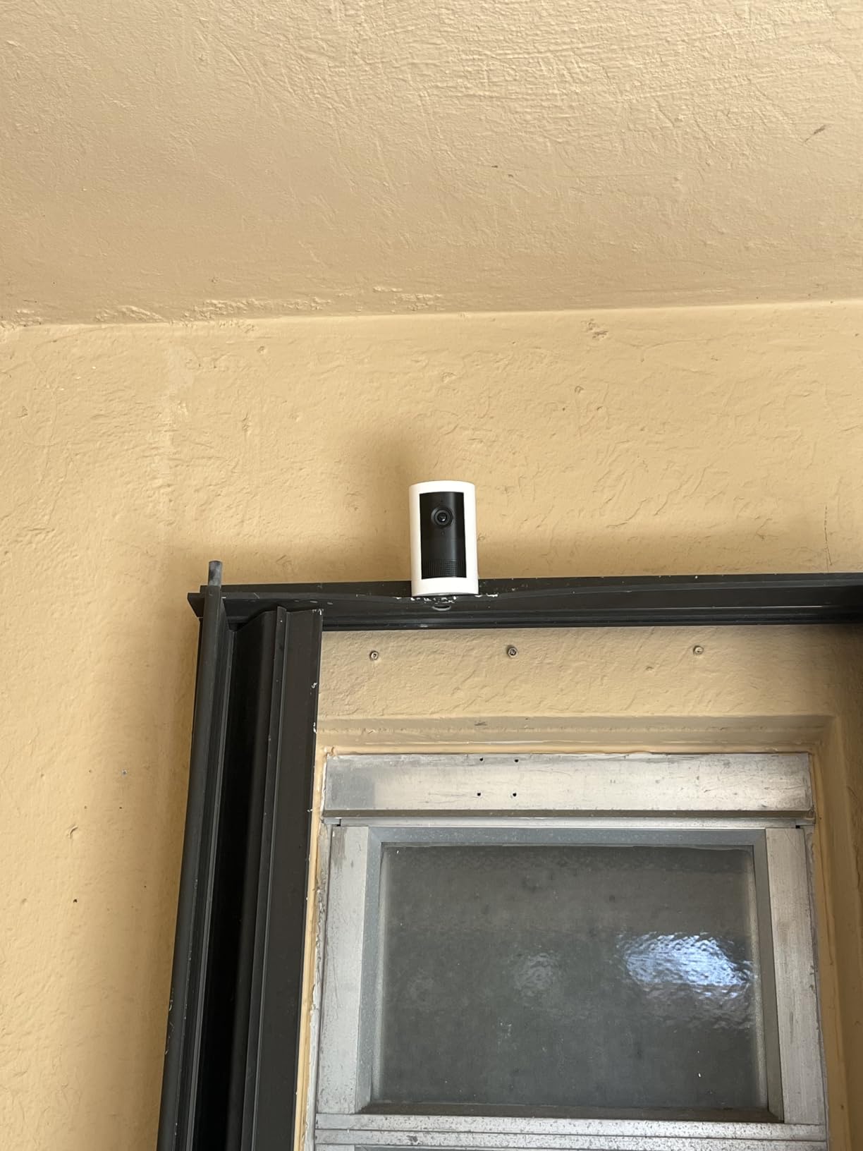 Ring Outdoor Cam Plus, Battery (newest model), Home or business security, Wide-Angle 2K Video with Ring Vision, Low-Light Sight for full-color night vision, Mount-Anywhere Versatility, White customer photo 2