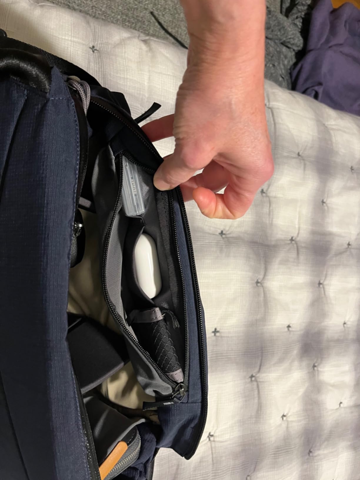 Bellroy Venture Camera Sling 10L (photography bag) - Black customer photo 2