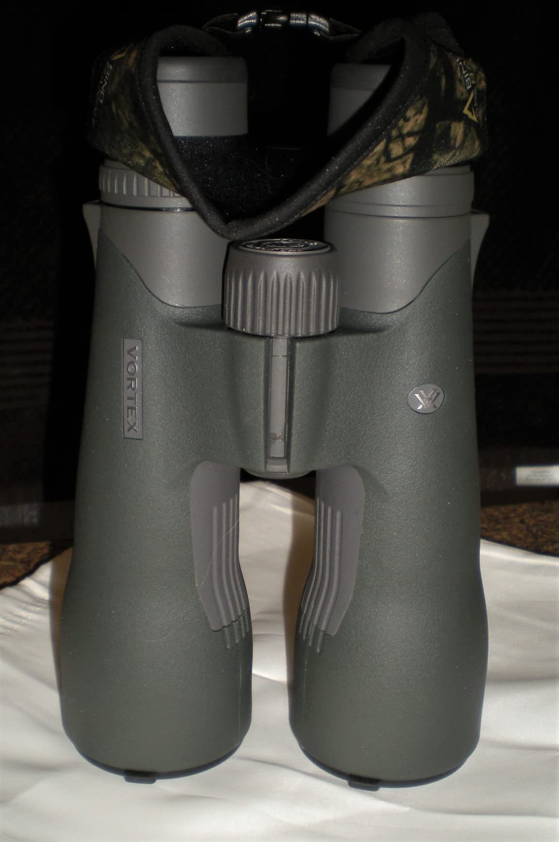 Vortex Razor UHD 10x42 Binoculars & GlassPak Pro Harness | UHD Optics, XR Plus Lens Coatings, Locking Diopter, Magnesium Chassis, Tripod Adaptable - Unlimited, Unconditional Warranty customer photo 1