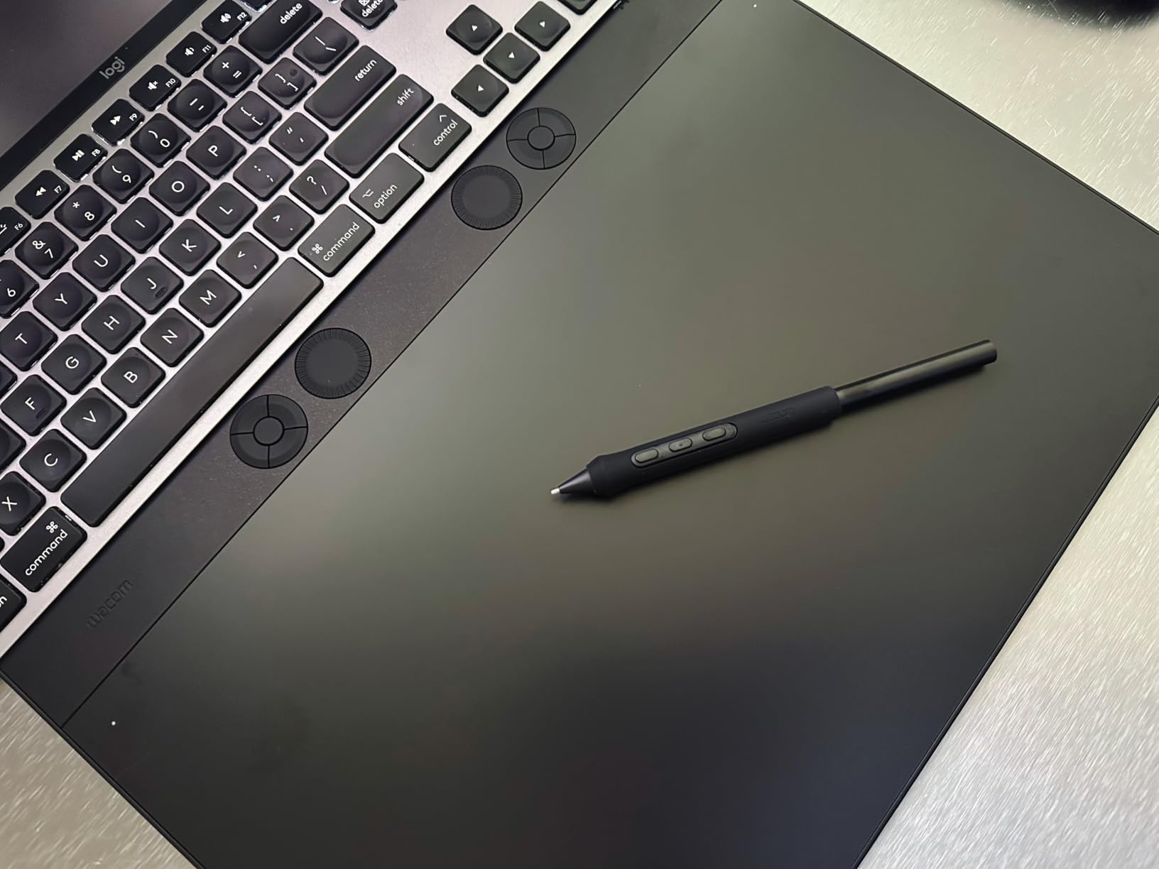 Intuos Pro Medium, Bluetooth Graphic Drawing Tablet with ProPen 3 | Premium professional pen tablet with ExpressKeys & Dials for shortcuts; ideal for animation, photo, video & 3D pros customer photo 1