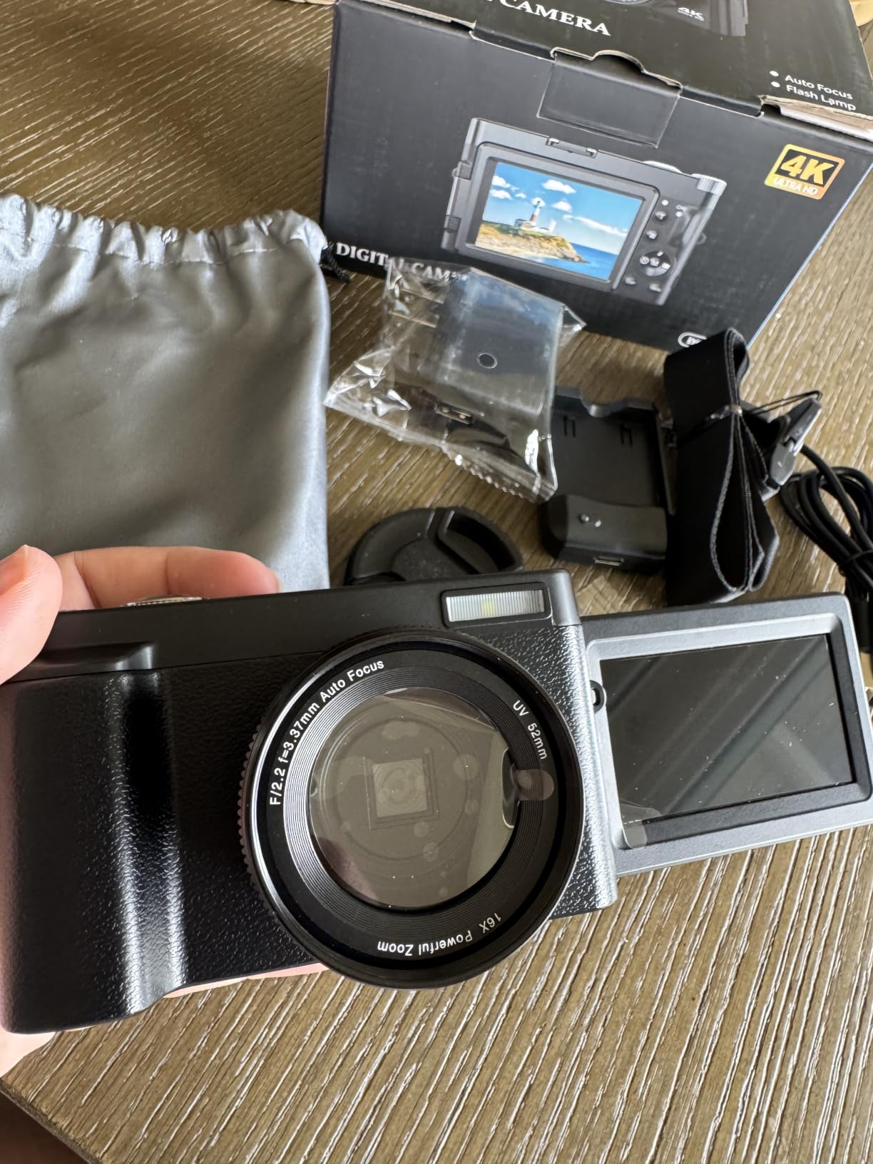 4K Digital Camera for Beginners & Teens, Autofocus 48MP Vlogging Camera for YouTube, 3'' 180°Flip Screen Camera with Flash 16X Zoom, 32G Card Battery Charger Black, Easy to Use customer photo 1