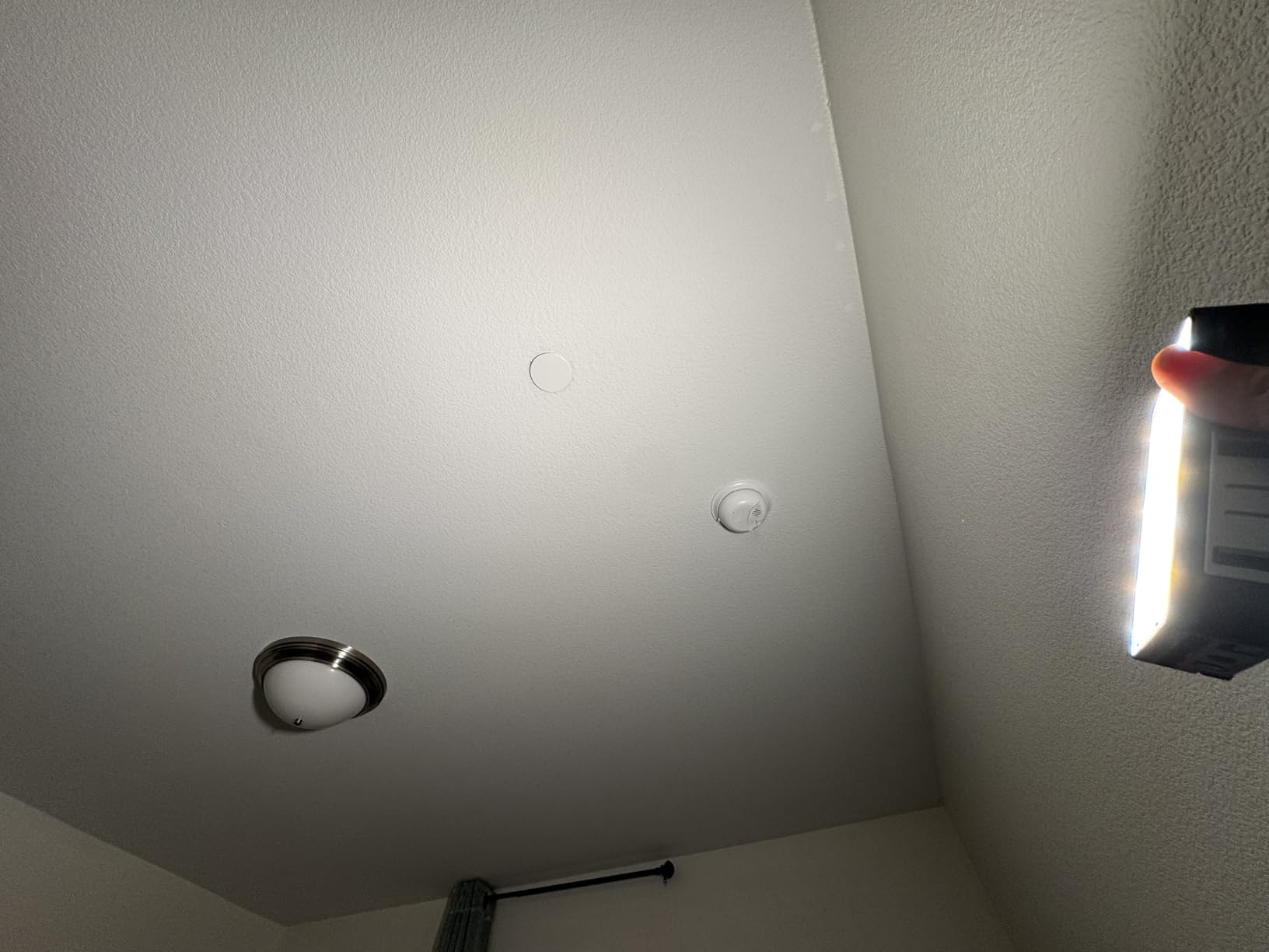 Amaran Ace 25c RGB Video Light, 25W On Camera Pocket LED Light CCT 2300k-10000k, 5,908 lux @ 0.5m Illumination, with Rechargeable Battery and PD Charging (White) customer photo 1