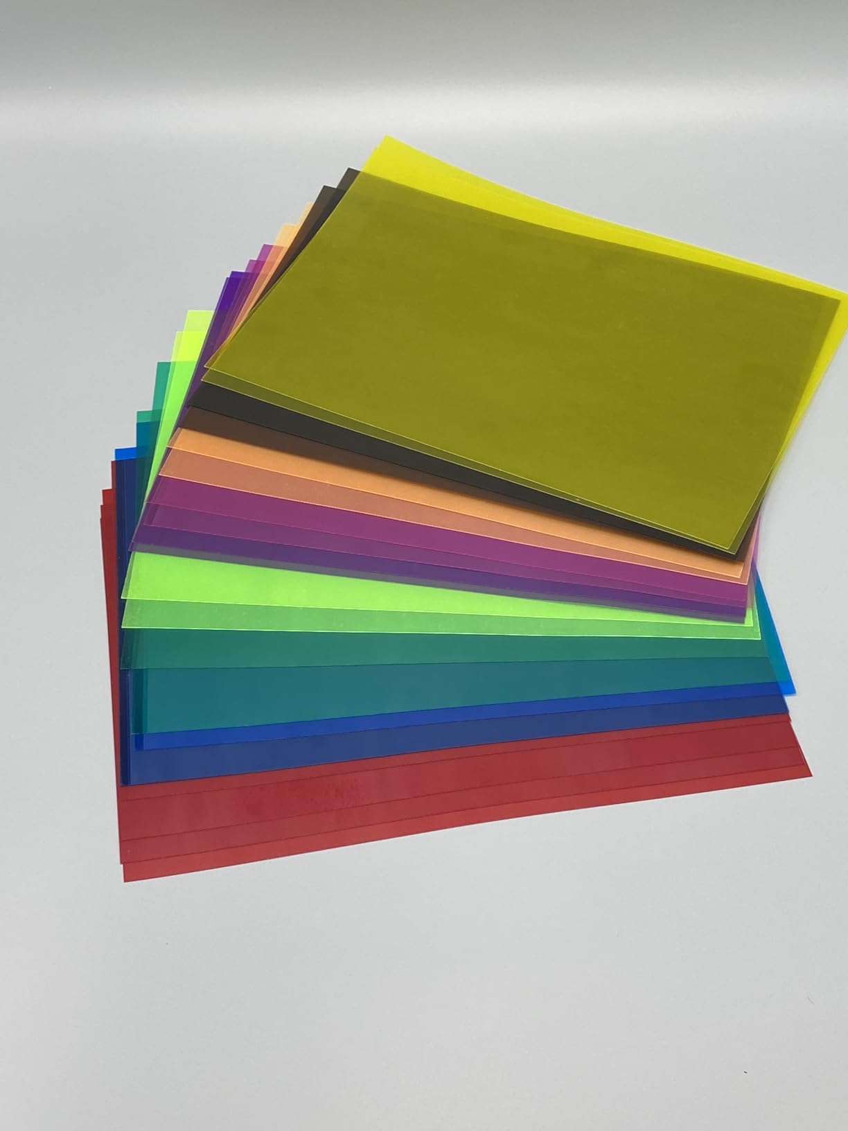 UTEBIT 20 Pack Color Correction Gel Light Filter, 11.7X8.3 Inch | 9 Colors Transparent Color Film Lighting Gel Filter Plastic Sheets for Lighting, Photograph, Flash Light, Reading customer photo 2
