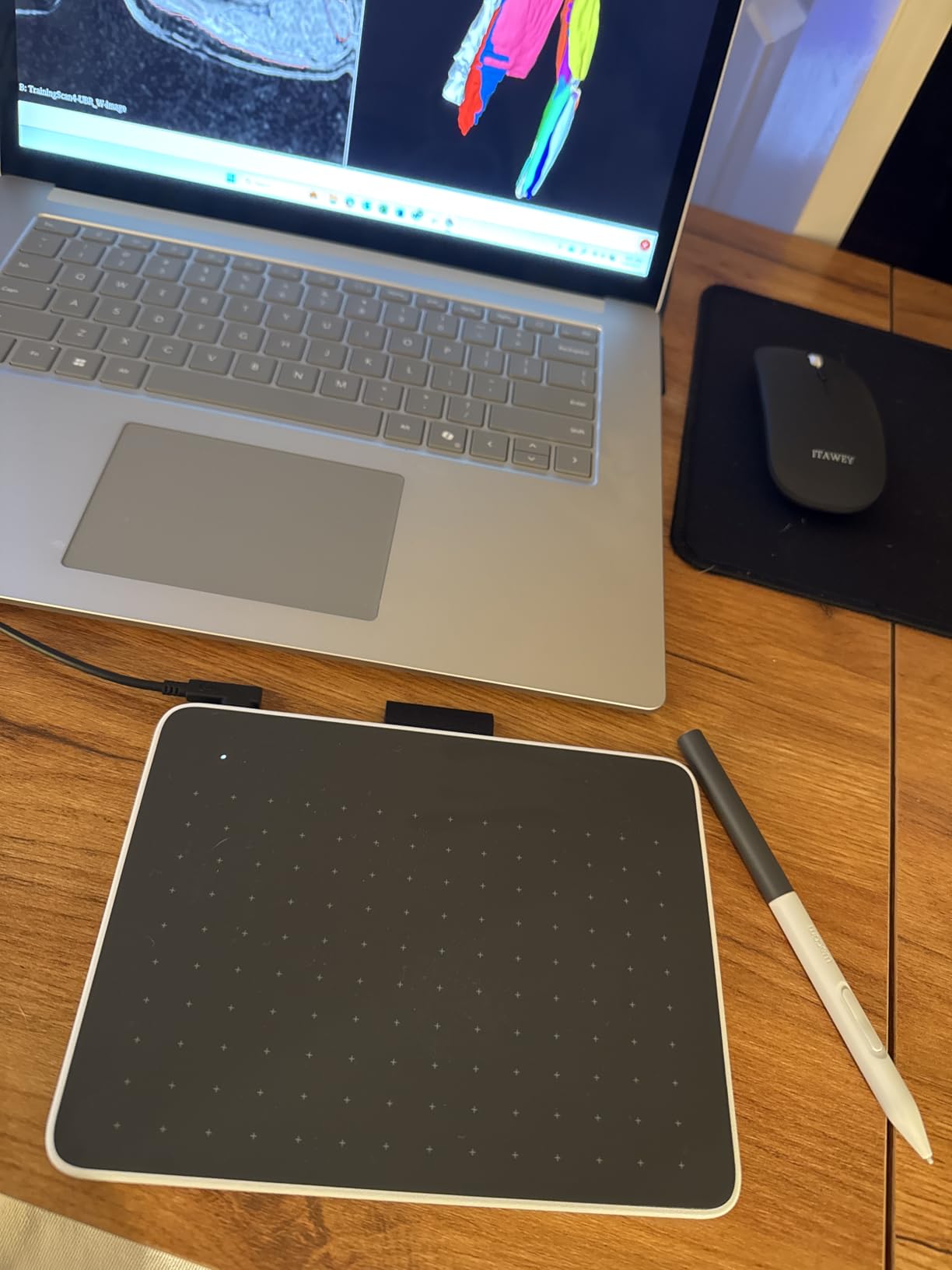 Wacom One 14, Drawing Tablet with IPS Full HD Laminated Screen & Pen customer photo 2