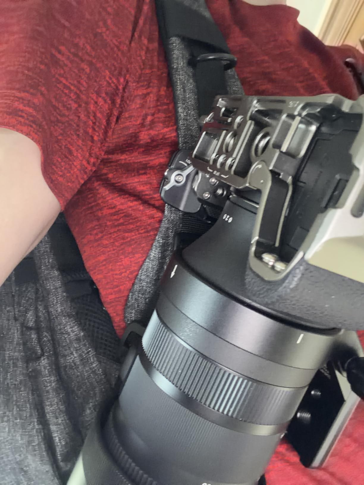 SMALLRIG Camera Clip with Plate, Quick Release System, Max Payload 40kg/88lb, for Sony, for Nikon, for Fujifilm, for DSLR Action Camera, Backpack Strap Clip Kit for Arca-Swiss - 5053 customer photo 1