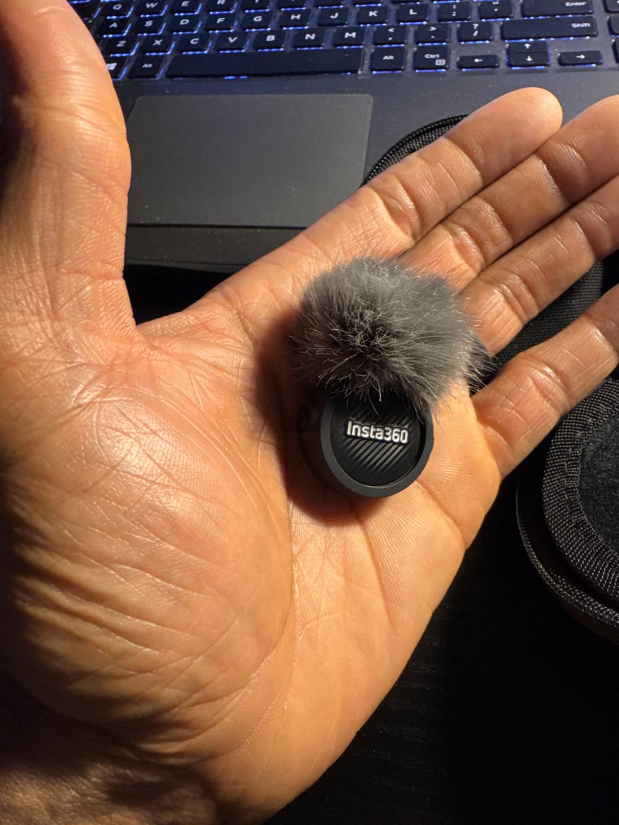 Insta360 Mic Air Transmitter, 7.9g Ultralight, Wireless Microphone, Noise Cancelling, Vlog, Streaming, Compatible Luna Ultra/X5/X4/X4 Air/Ace Pro 2/GO Ultra customer photo 1