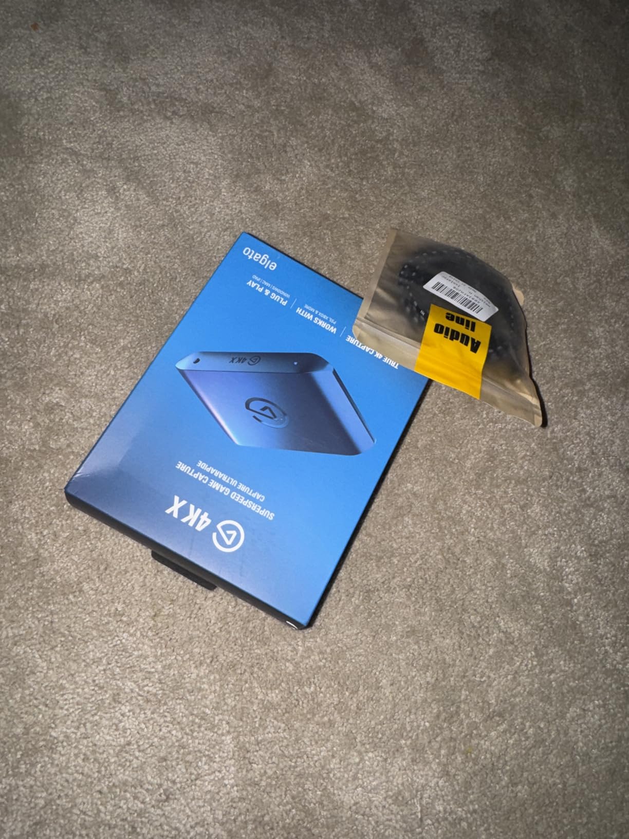Elgato 4K S Capture Card for PS5, Xbox Series X/S, Switch 2 | 4K60 capture, 1440p120 or 1080p240 passthrough, HDR10 support, Near-zero latency, USB-C, Analog audio input customer photo 2