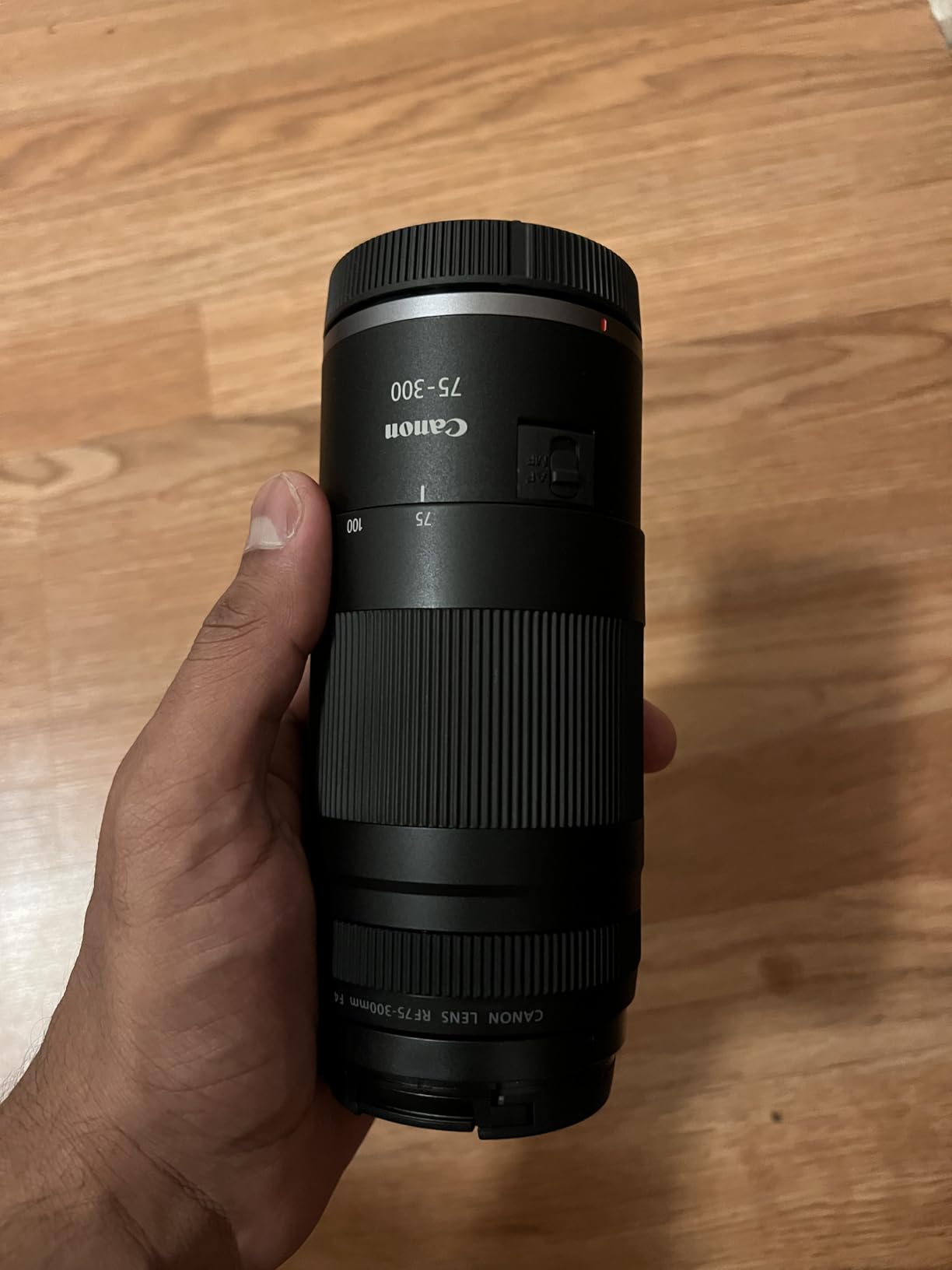 Canon RF75-300mm F4-5.6 Zoom Lens with UV Filter + Lens Cap Keeper + Cleaning Kit customer photo 2