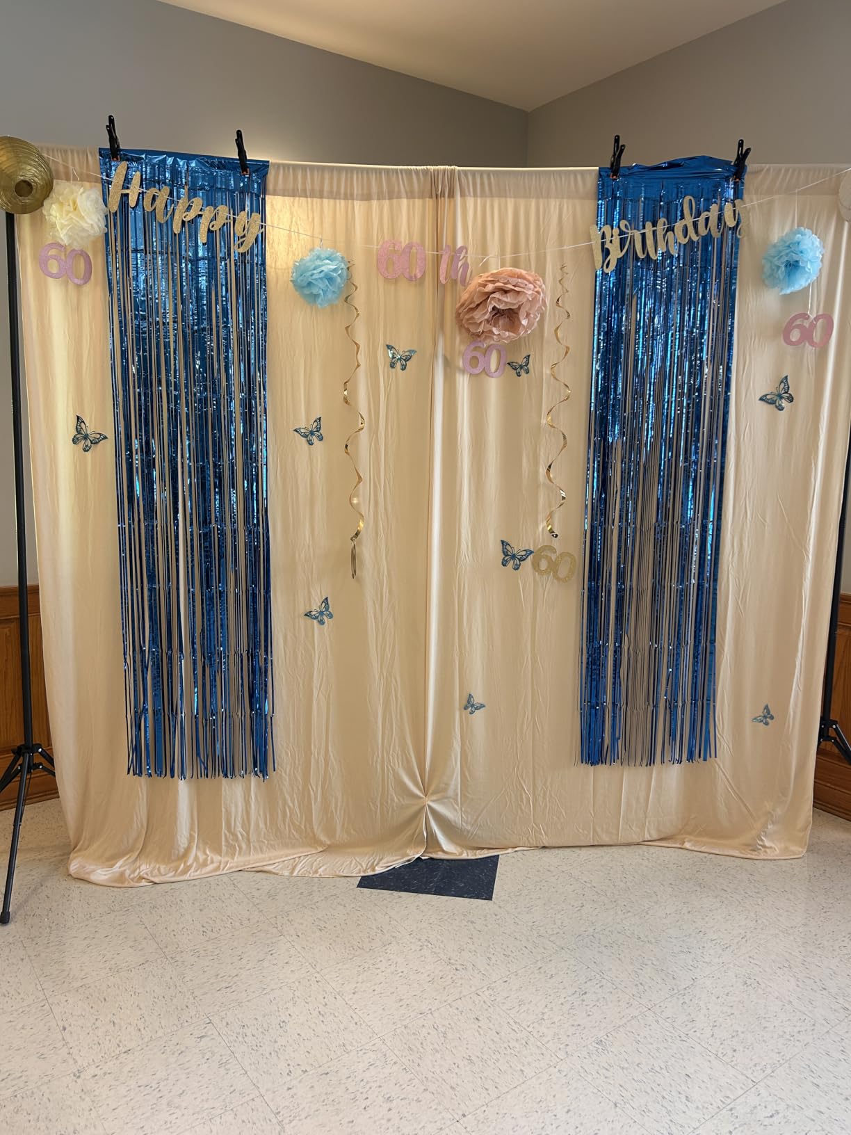 Hemmotop Backdrop Stand 10x8ft (WxH), Photography Background Stand for Parties, Adjustable Photo Backdrop Stands Kit for Wedding, Photo Booth, Party, Decoration, Balloon, Projector Screen customer photo 2