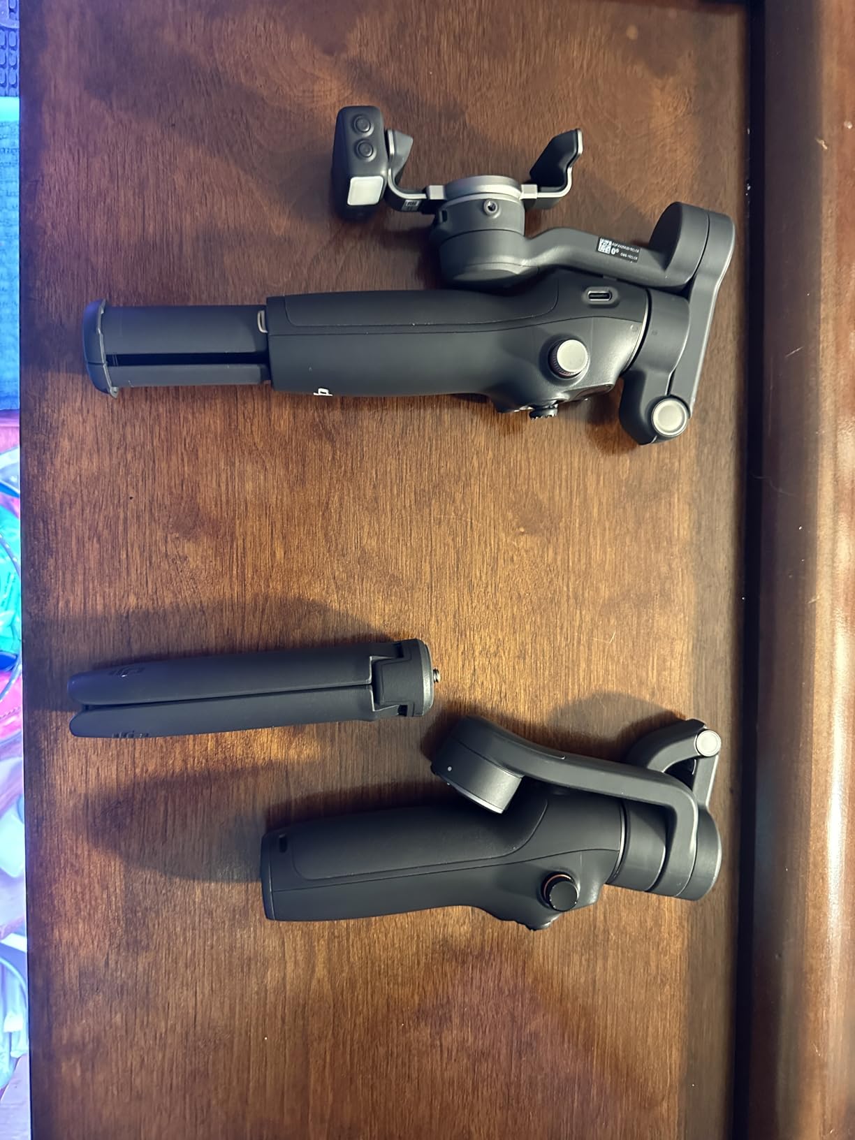 DJI Osmo Mobile 8 Gimbal Stabilizer for Phone, 3-Axis Stabilization | AI Native Tracking with Audio & Lighting, 360° Pan Rotation, Built-in Extension Rod & Tripod, 10h Battery customer photo 1