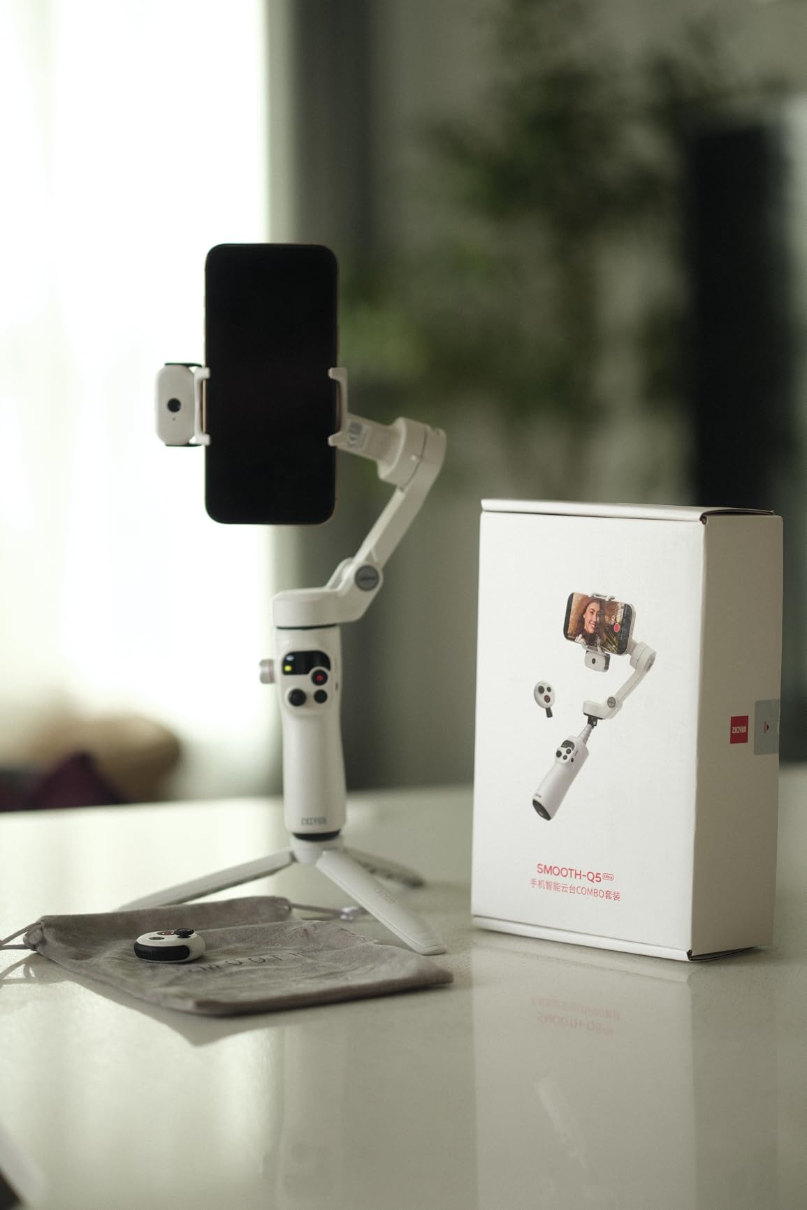 Zhiyun Smooth Q5 Ultra Combo [Official] Gimbal Stabilizer for iPhone | Portable Foldable Phone Gimbal with Detachable Voice Remote Control, AI Tracker, Built-in Extension Rod, Fill Light, for Vlog customer photo 2