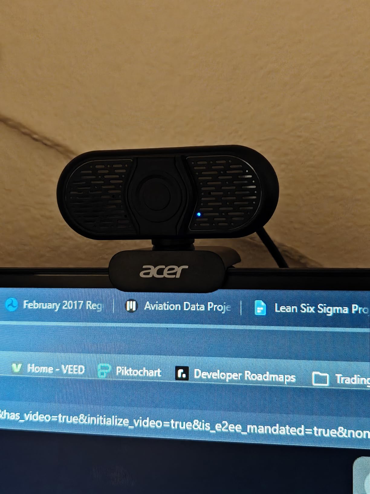 Acer 1080p Webcam USB Plug and Play Webcam for PC with Noise Cancellation Microphones Computer Camera for Desktop Streaming Gaming Online Meeting Wide Angle Privacy Cover A-to-C Adapter Easy Setup customer photo 1