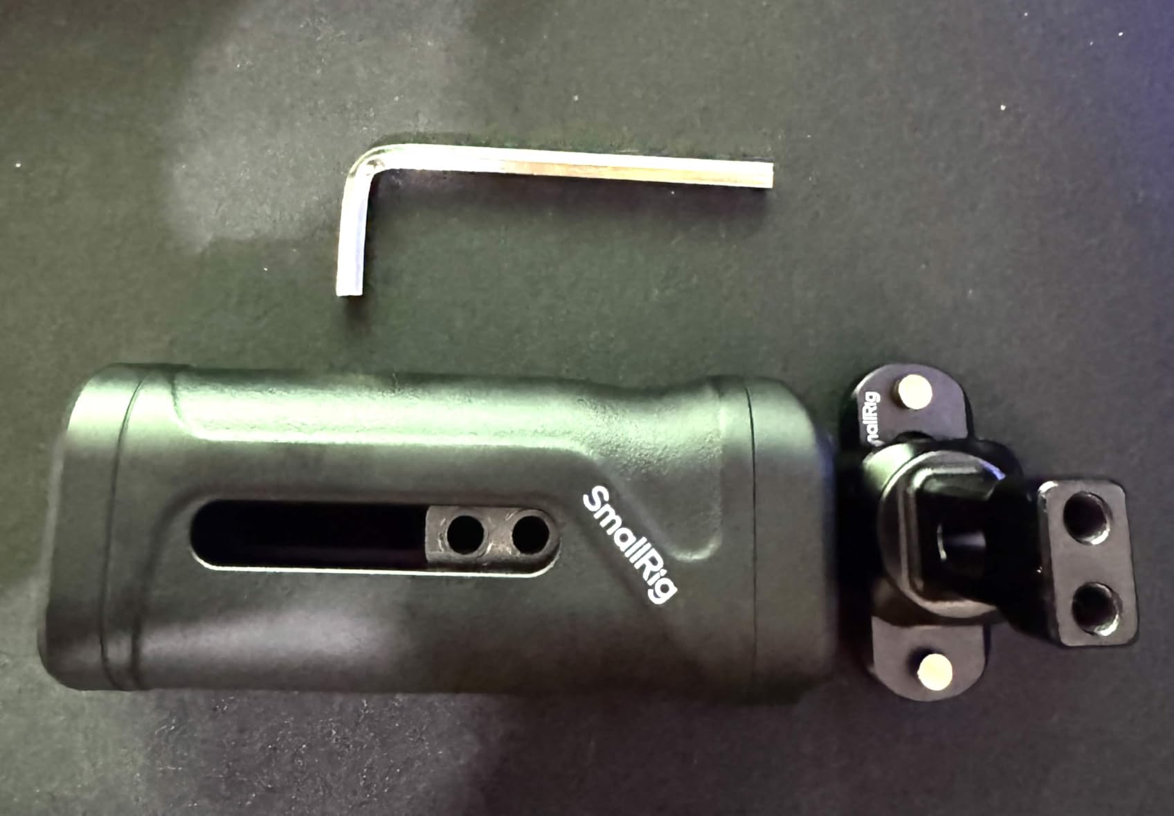SmallRig Mini Side Handle with NATO Clamp & NATO Rail, for Left or Right Hand, Up and Down Adjustable, with Built-in Cold Shoe & Threaded Hole, Max. Load 10kg / 22lb customer photo 2